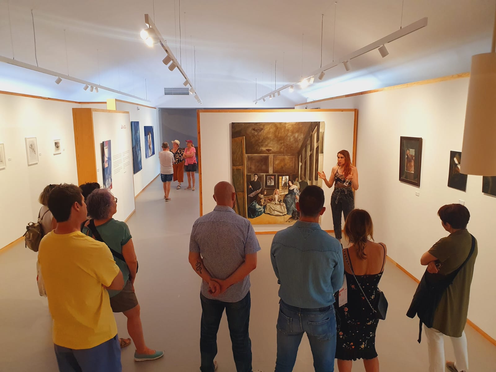 Carmen Giráldez en una exposició seva a Llinars. FOTO: Cedida Carmen Giráldez en una exposició seva a Llinars. FOTO: Cedida
