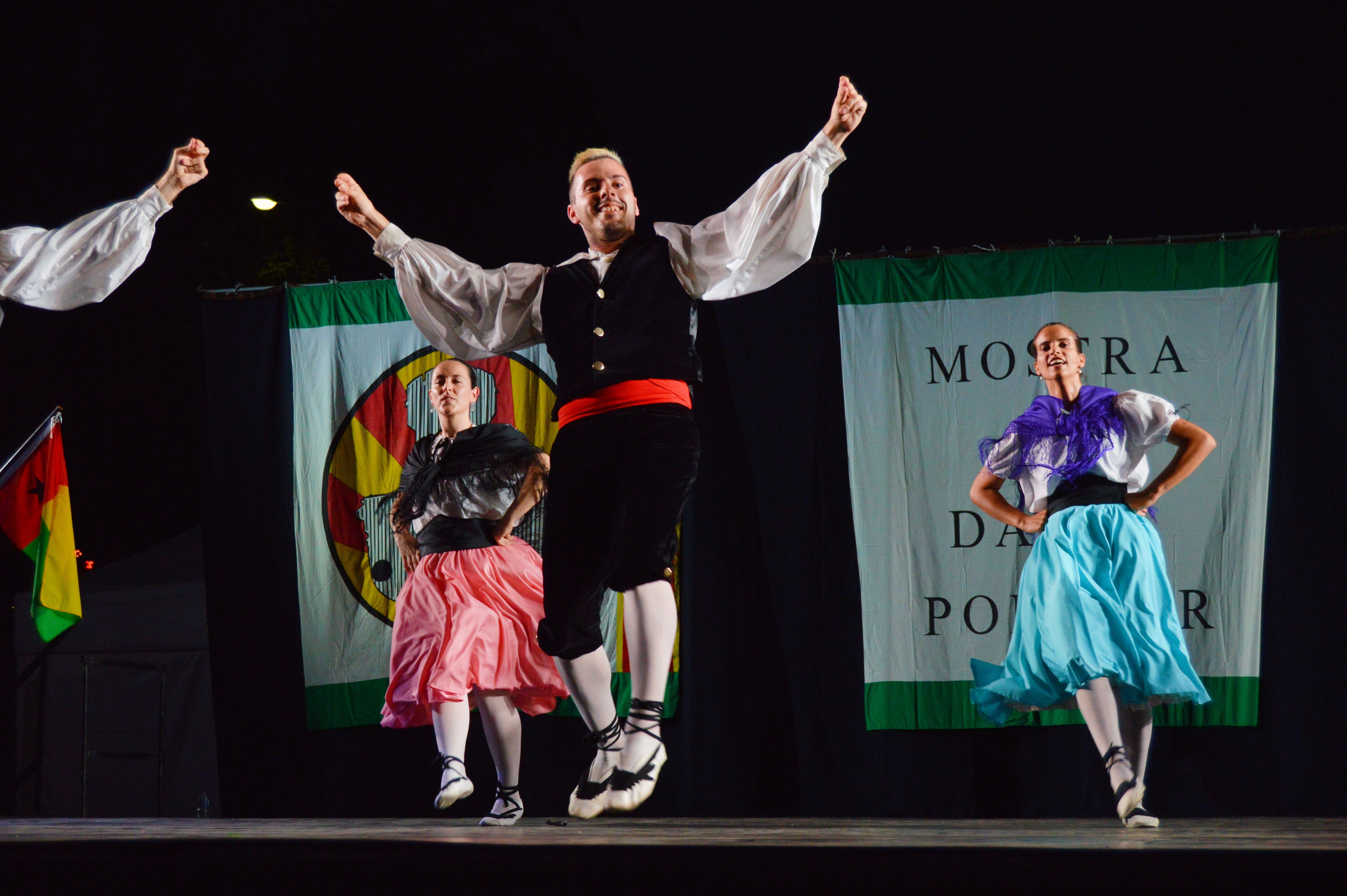 L'Esbart Dansaire de Sant Marçal en la 39a Mostra Internacional de Dansa Popular. FOTO: Nora Muñoz Otero