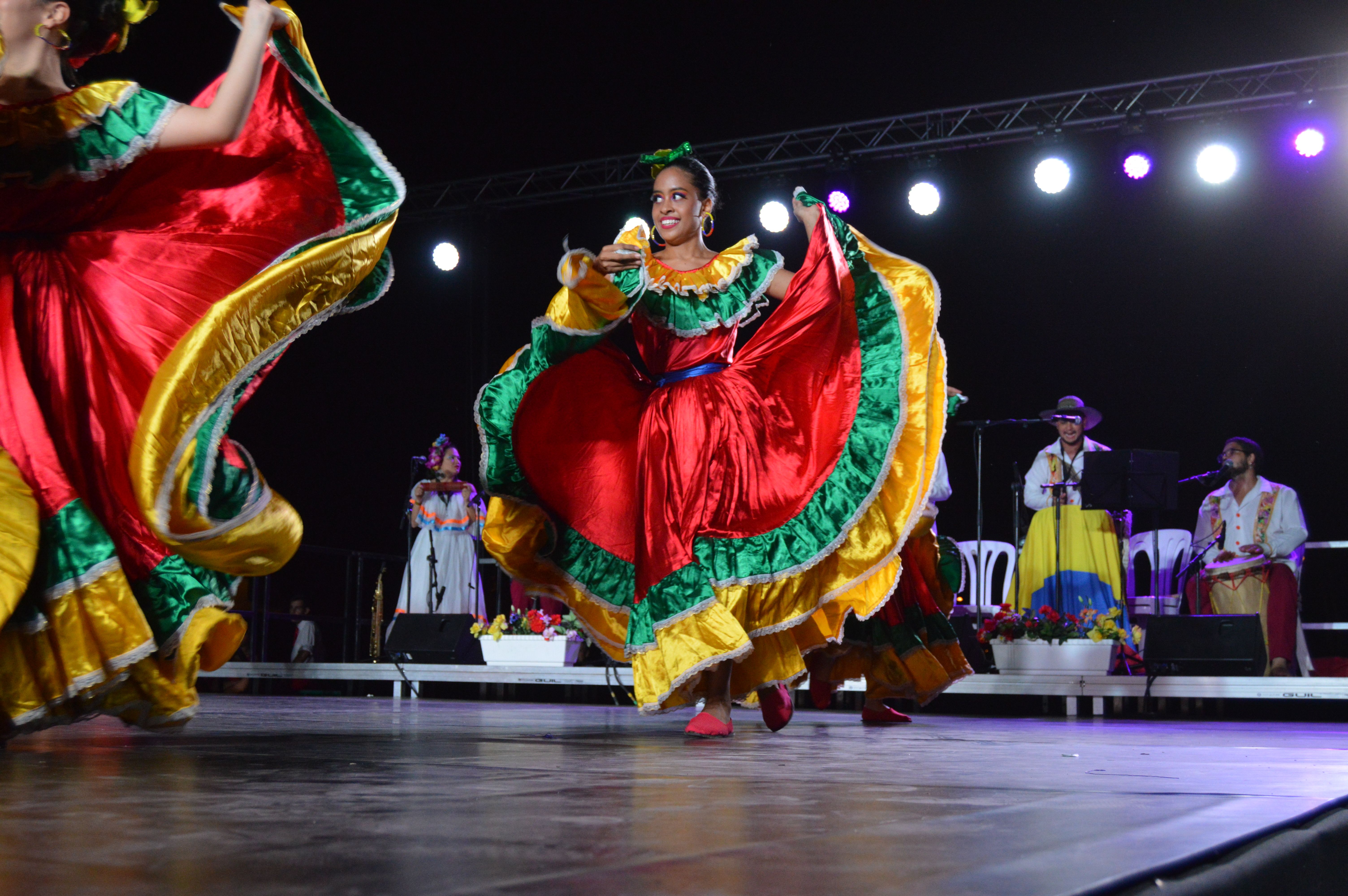 La Companyia Artística Danzar en la 39a Mostra Internacional de Dansa Popular. FOTO: Nora Muñoz Otero