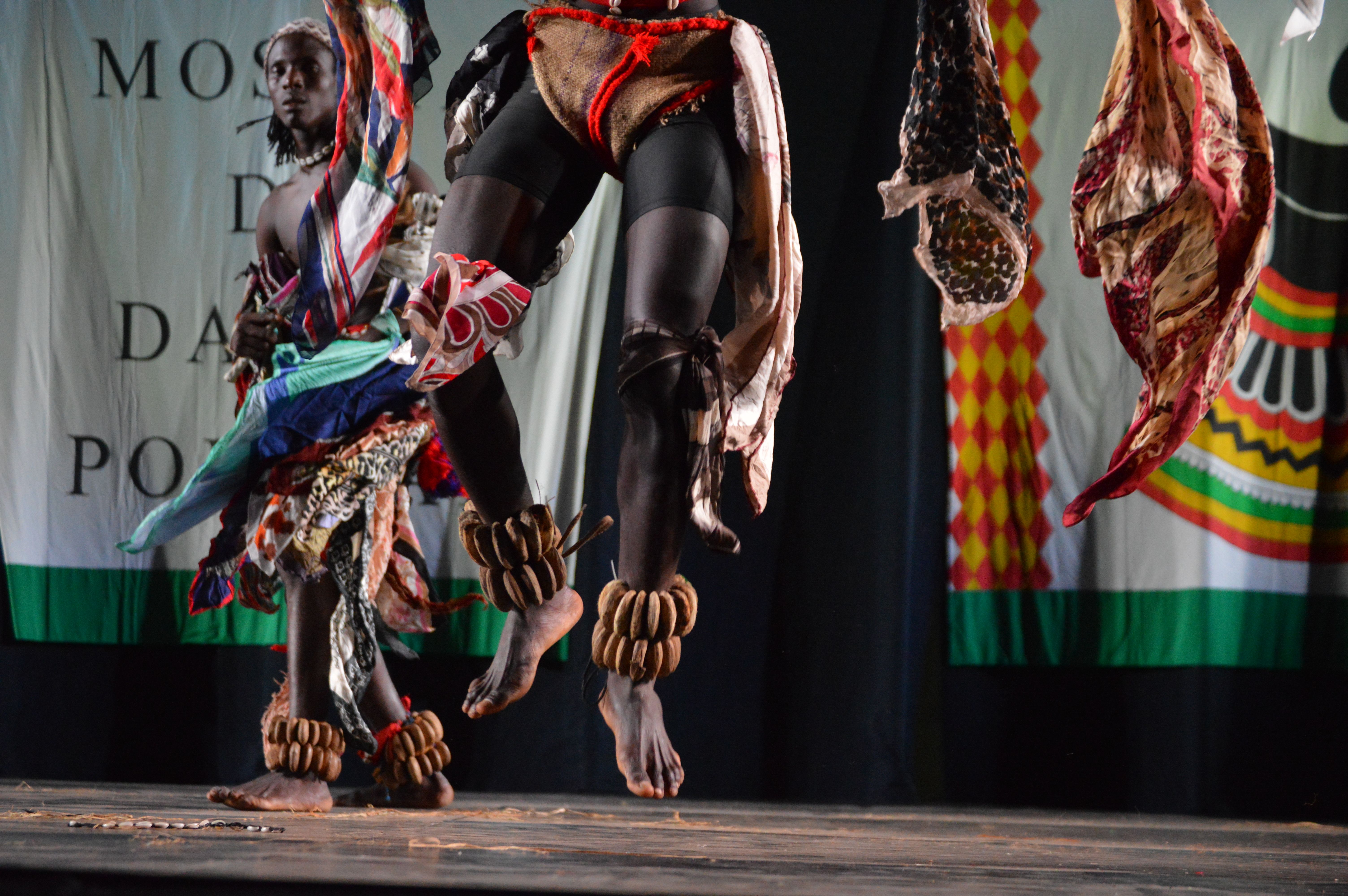 Netos de Bandim en la 39a Mostra Internacional de Dansa Popular. FOTO: Nora Muñoz Otero