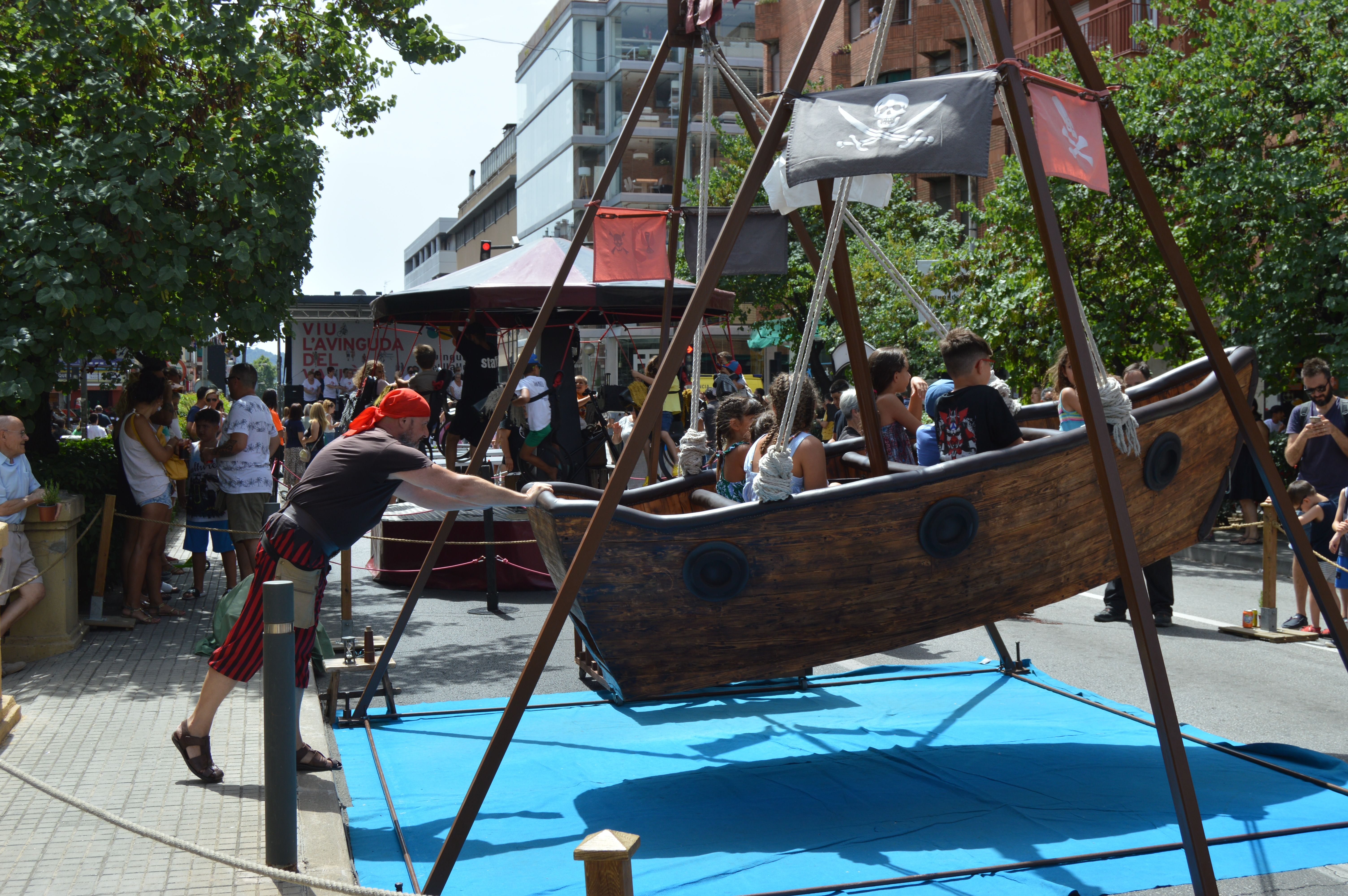 Segona festa 'Viu l'Avinguda del Vallès'. FOTO: Nora Muñoz Otero