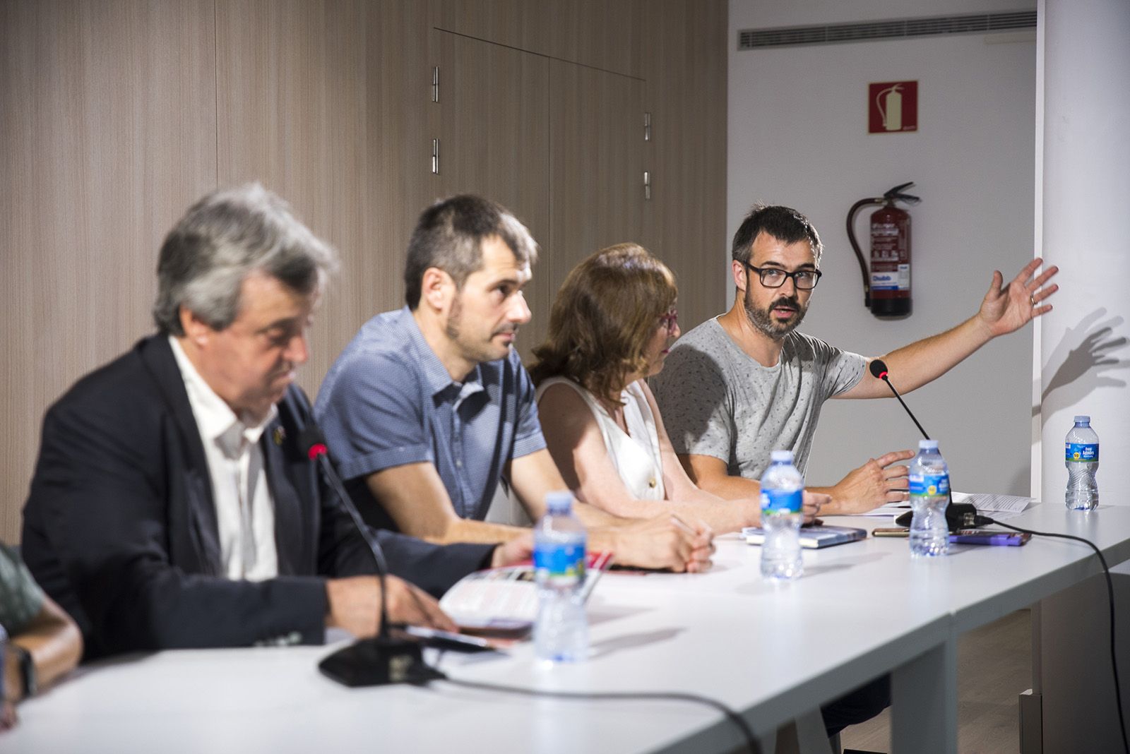 Taula rodona i inauguració de l'exposició dels 35 anys del TOT. FOTO: Bernat Millet