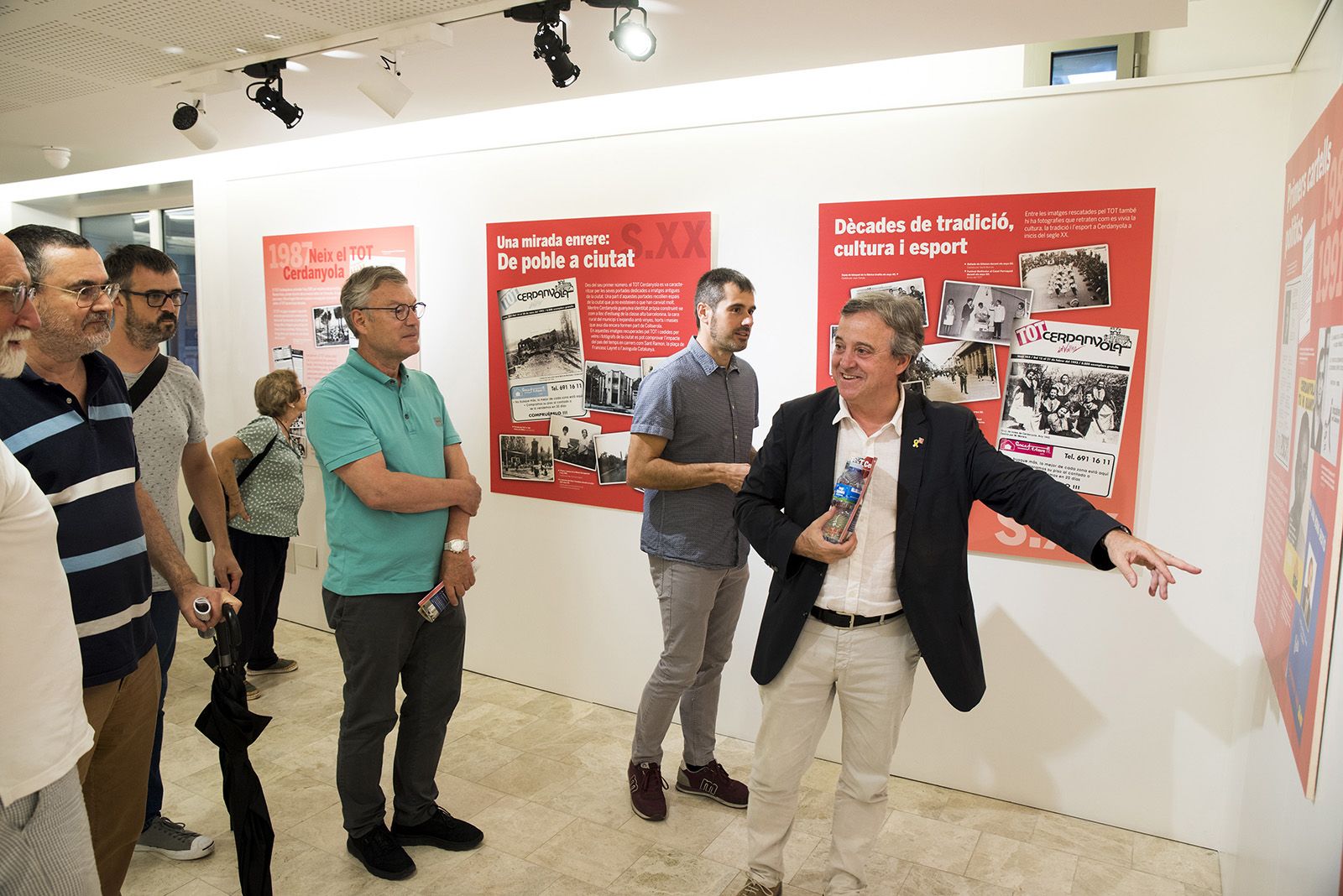 Taula rodona i inauguració de l'exposició dels 35 anys del TOT. FOTO: Bernat Millet