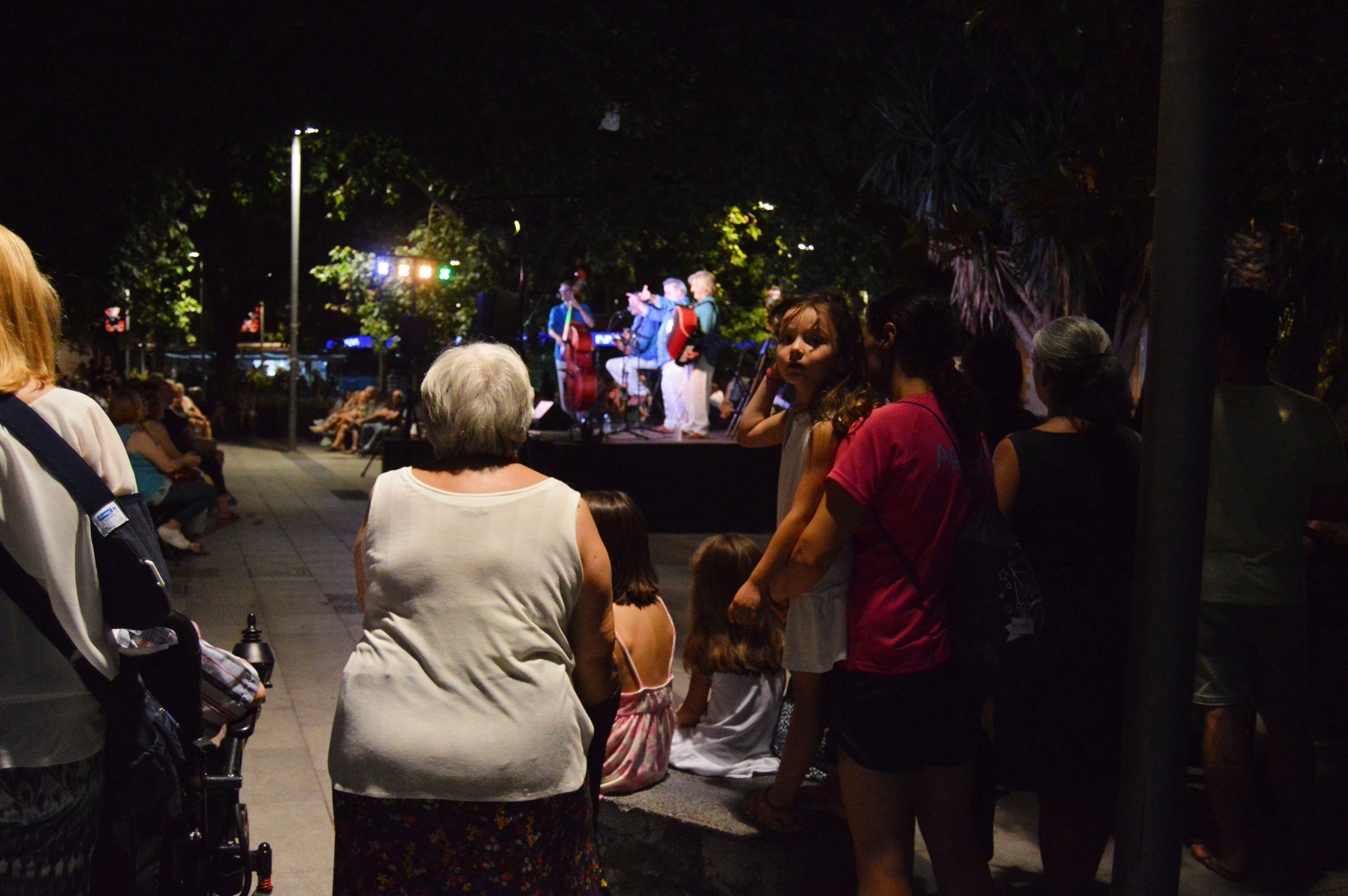 la 37a Nit d'Havaneres a la plaça de l'Abat Oliba. FOTO: Nora Muñoz Otero