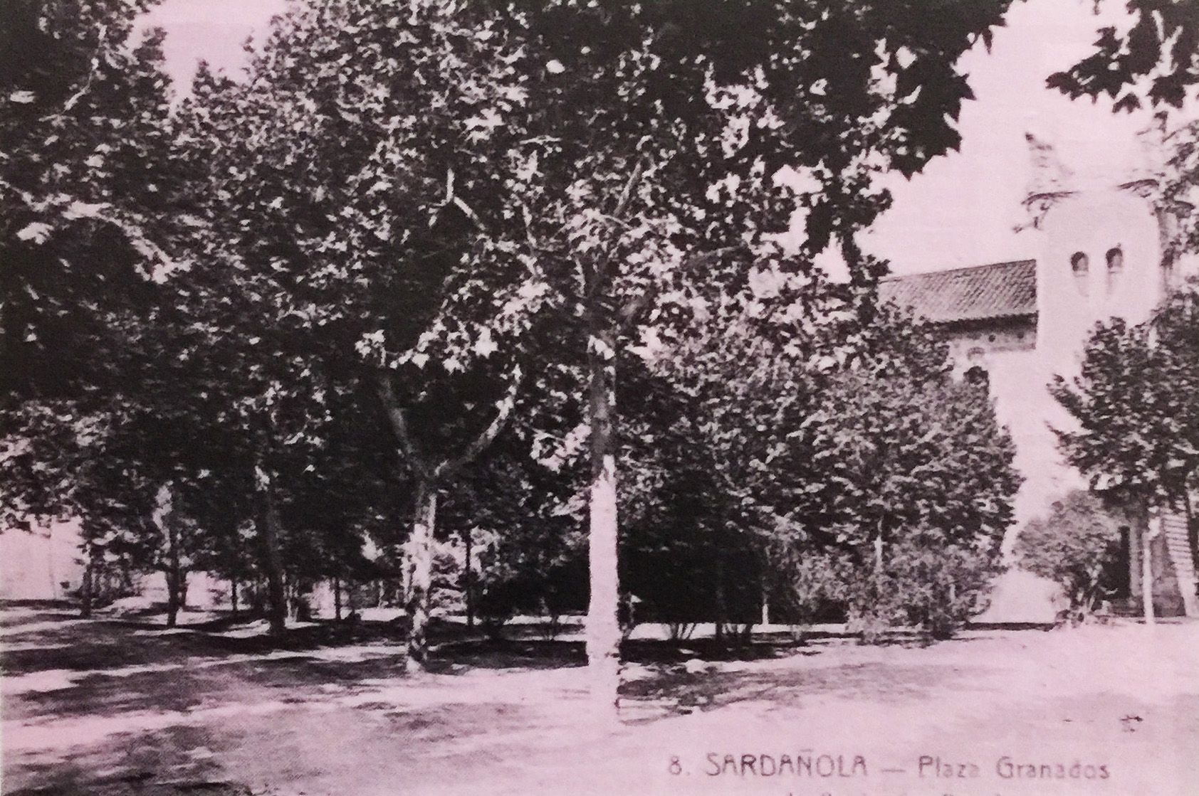 Plaça d'Enric Granados Plaça d'Enric Granados