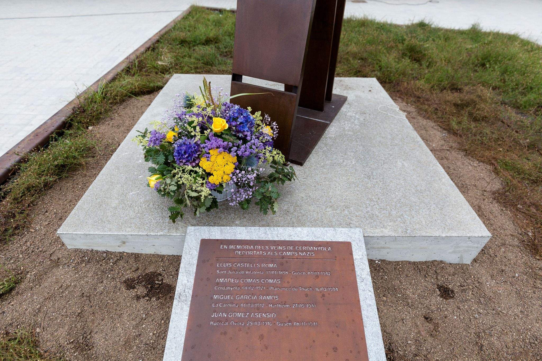 L'escultura 'Punt de partida' en honor a les víctimes del nazisme. FOTO: Ajuntament de Cerdanyola