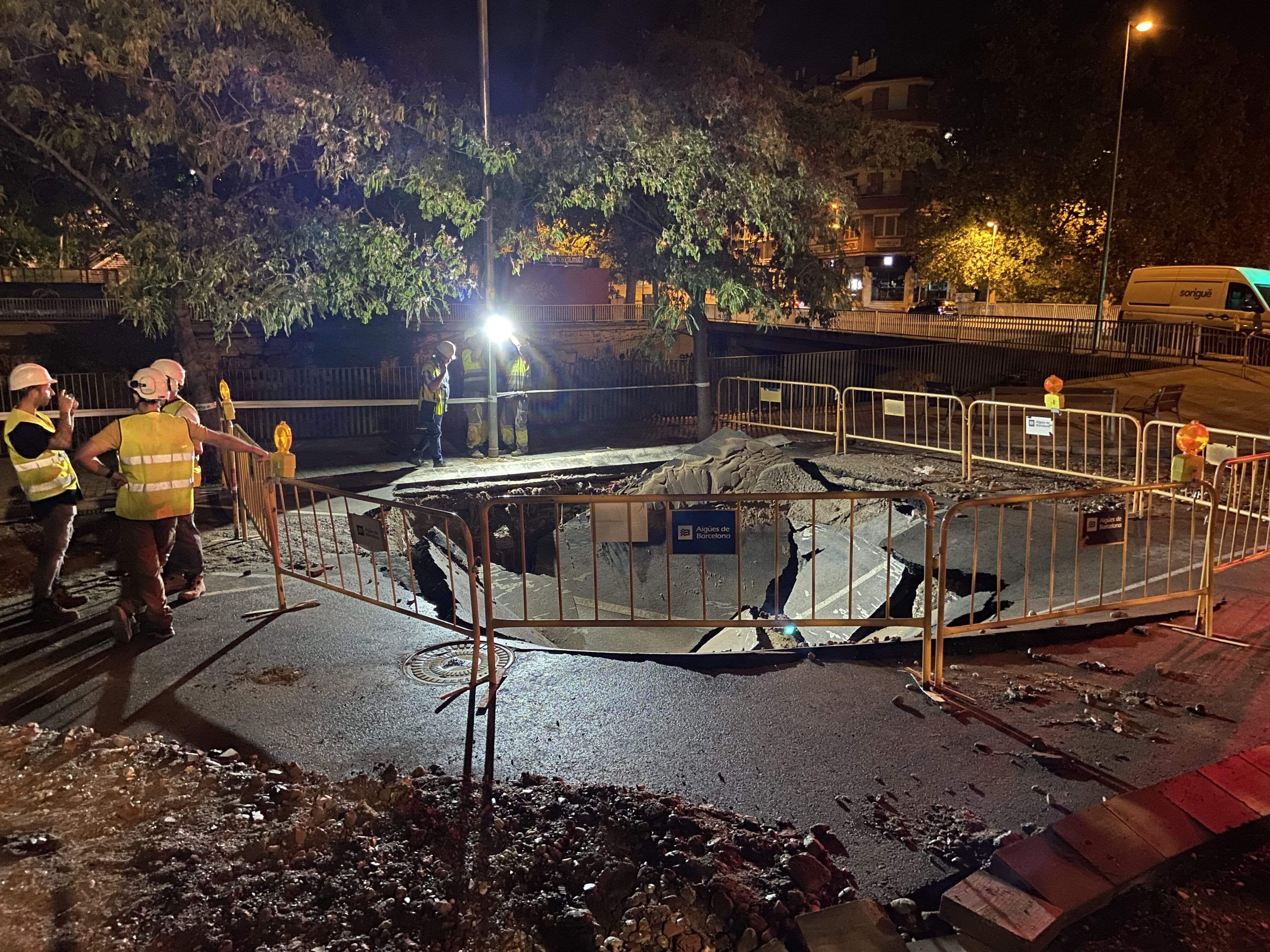 Esclata una canonada al Passeig de les Acàcies. FOTO: Nora Muñoz Otero