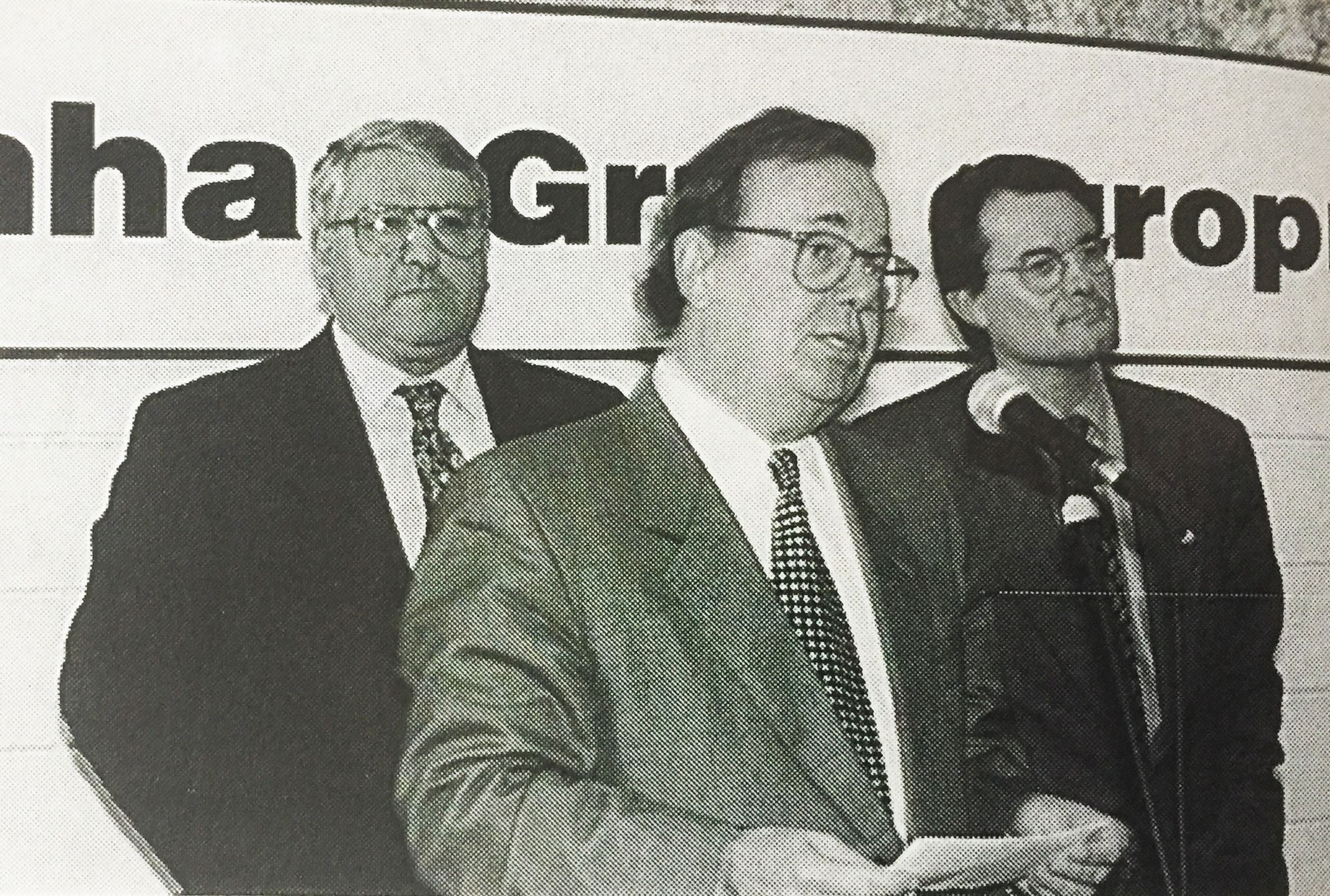 Celestino Sánchez, alcalde de Cerdanyola, i Artur Mas, conseller de la Generalitat, en un acte al PTV (1996). FOTO: TOT número 461