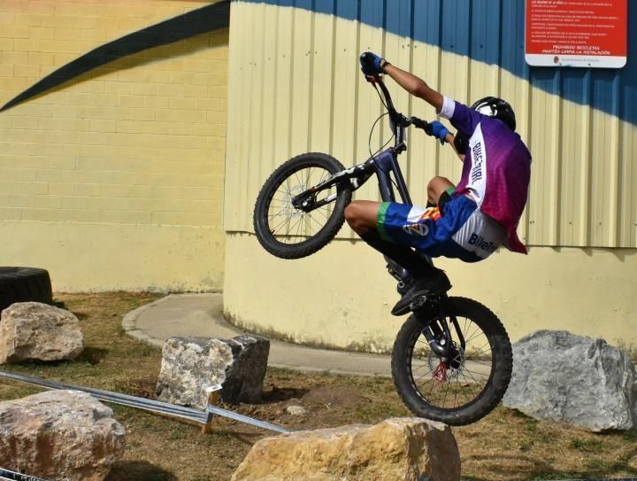 El rider Tony Gris al campionat del món de biketrial a Cantàbria. FOTO: Cedida