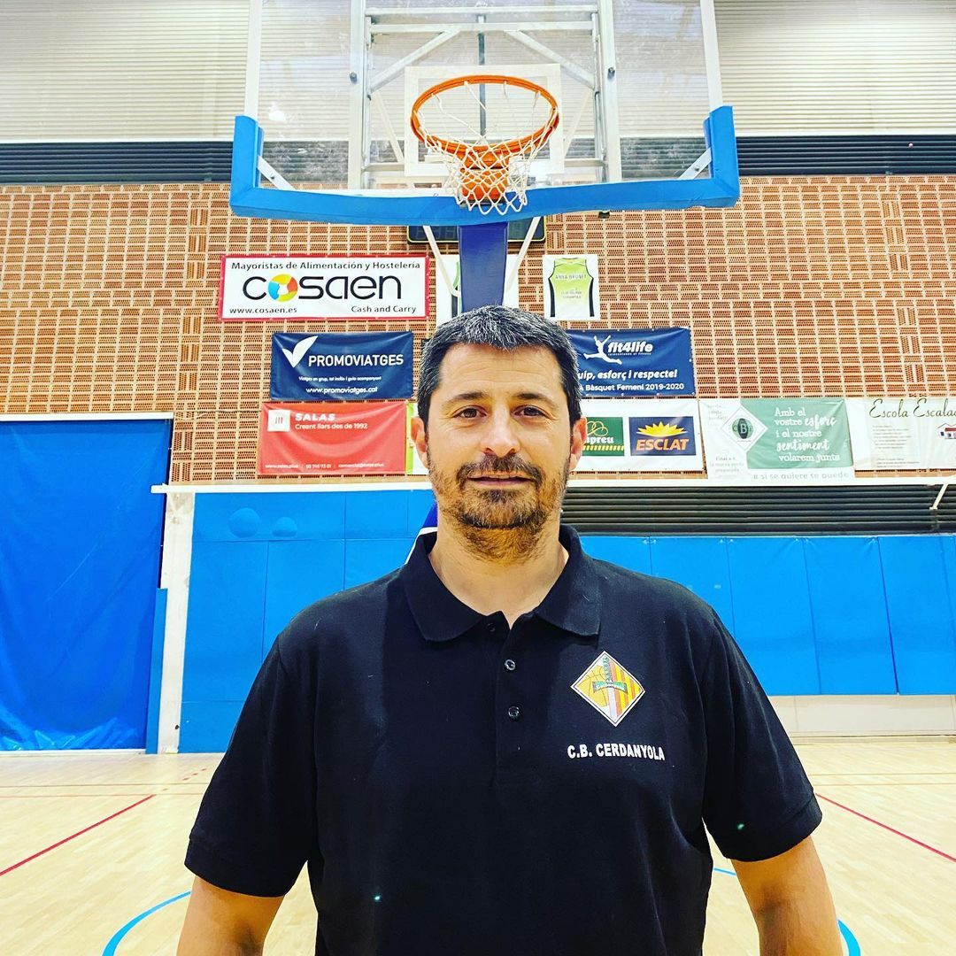 Jordi Cornellà, entrenador del Club Bàsquet Cerdanyola. FOTO: @cbcerdanyola