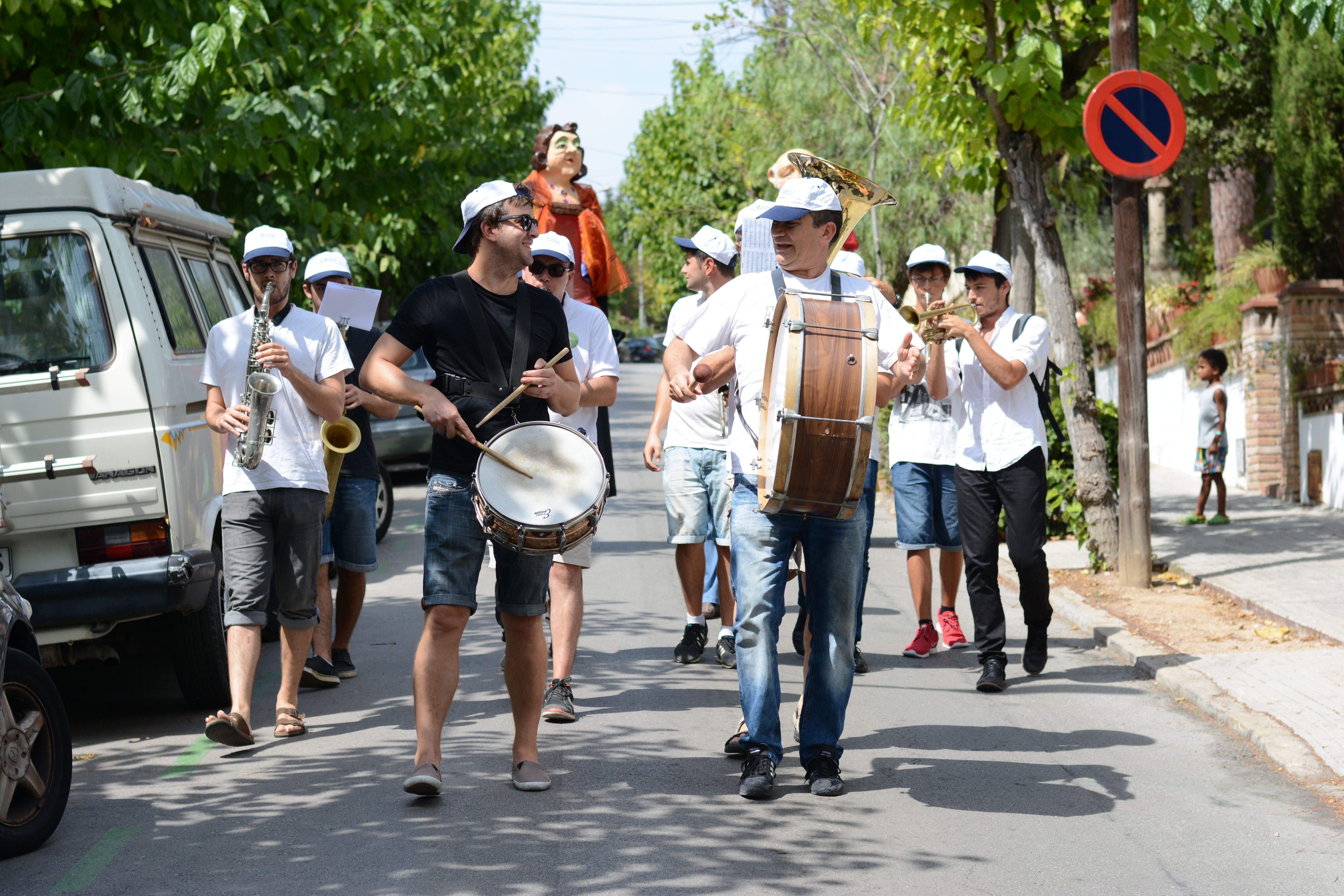 Cercavila de la Festa Major de Bellaterra. FOTO: Albert Trepat Cercavila de la Festa Major de Bellaterra. FOTO: Albert Trepat