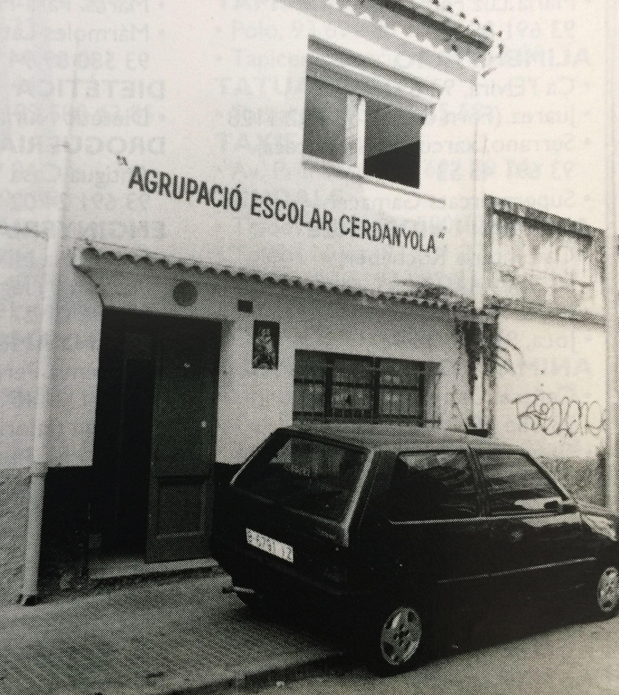 Exterior de l'Agrupació Escolar Cerdanyola. FOTO: Arxiu del TOT