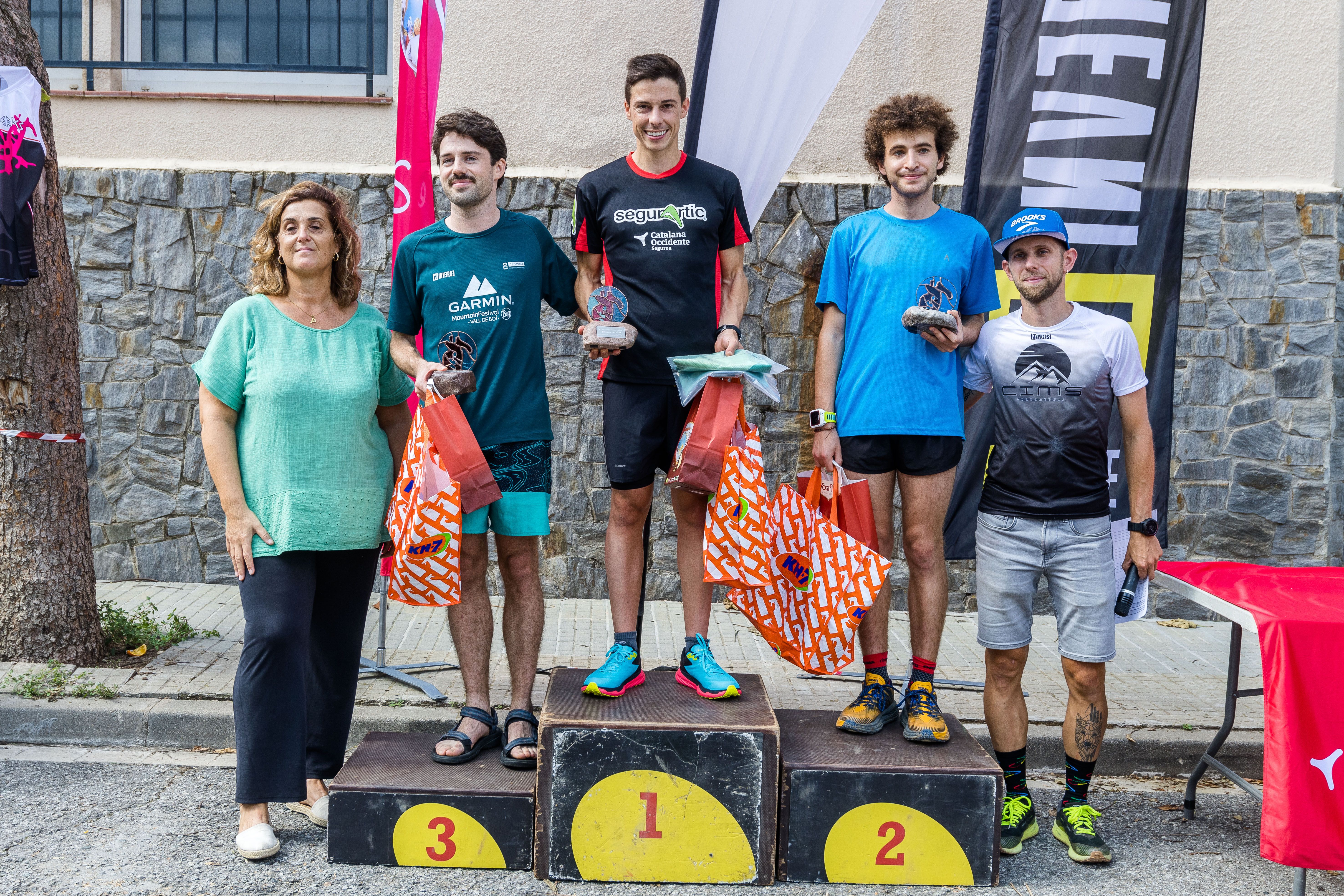 Pòdium masculí 16K de la 15a Cursa dels Poblats Ibèrics. FOTO: Núria Puentes (Ajuntament de Cerdanyola)