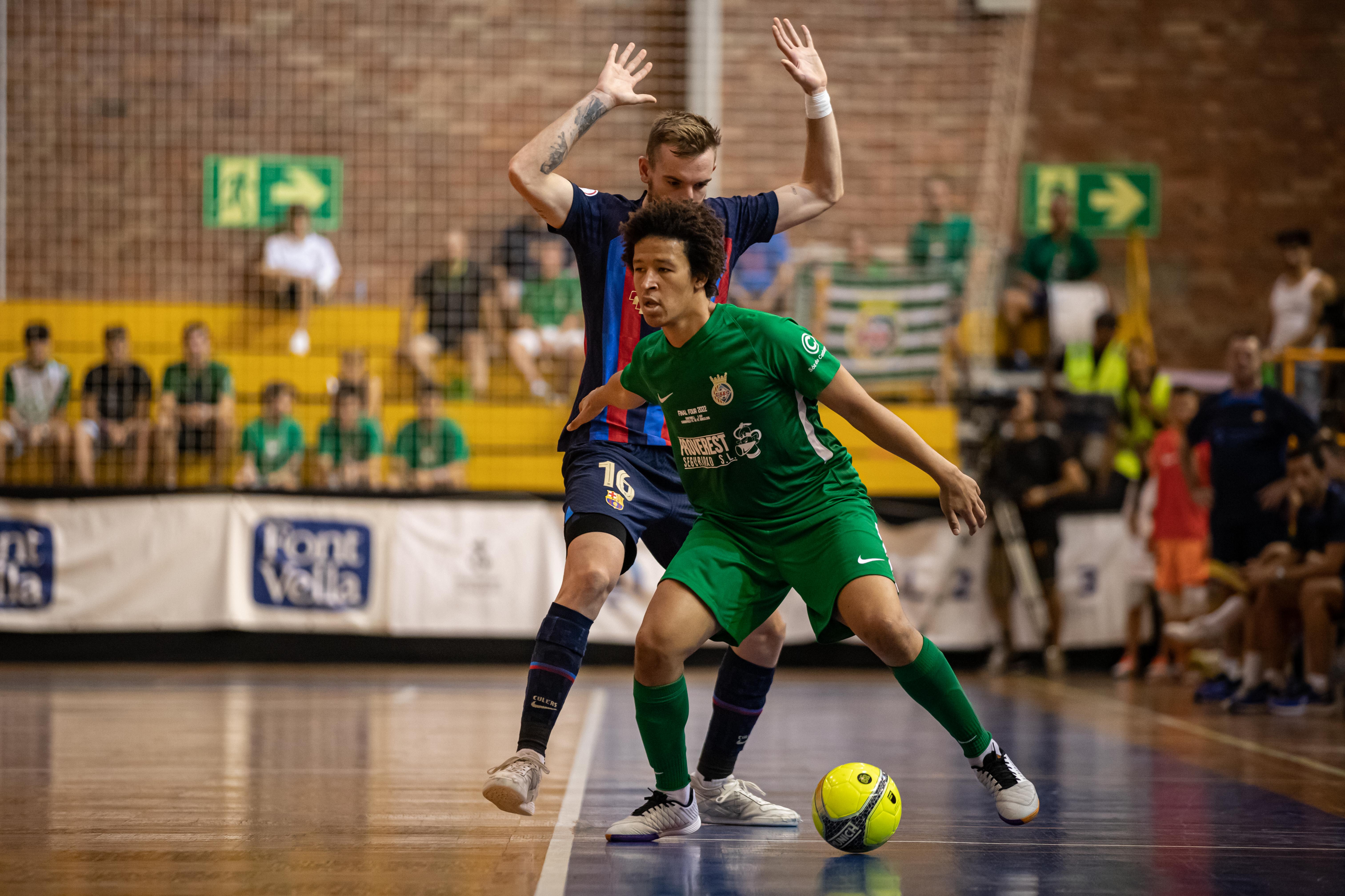 El Cerdanyola FC de futbol sala en la semifinal de Copa Catalunya davant del Barça. FOTO: Federació Catalana de Futbol