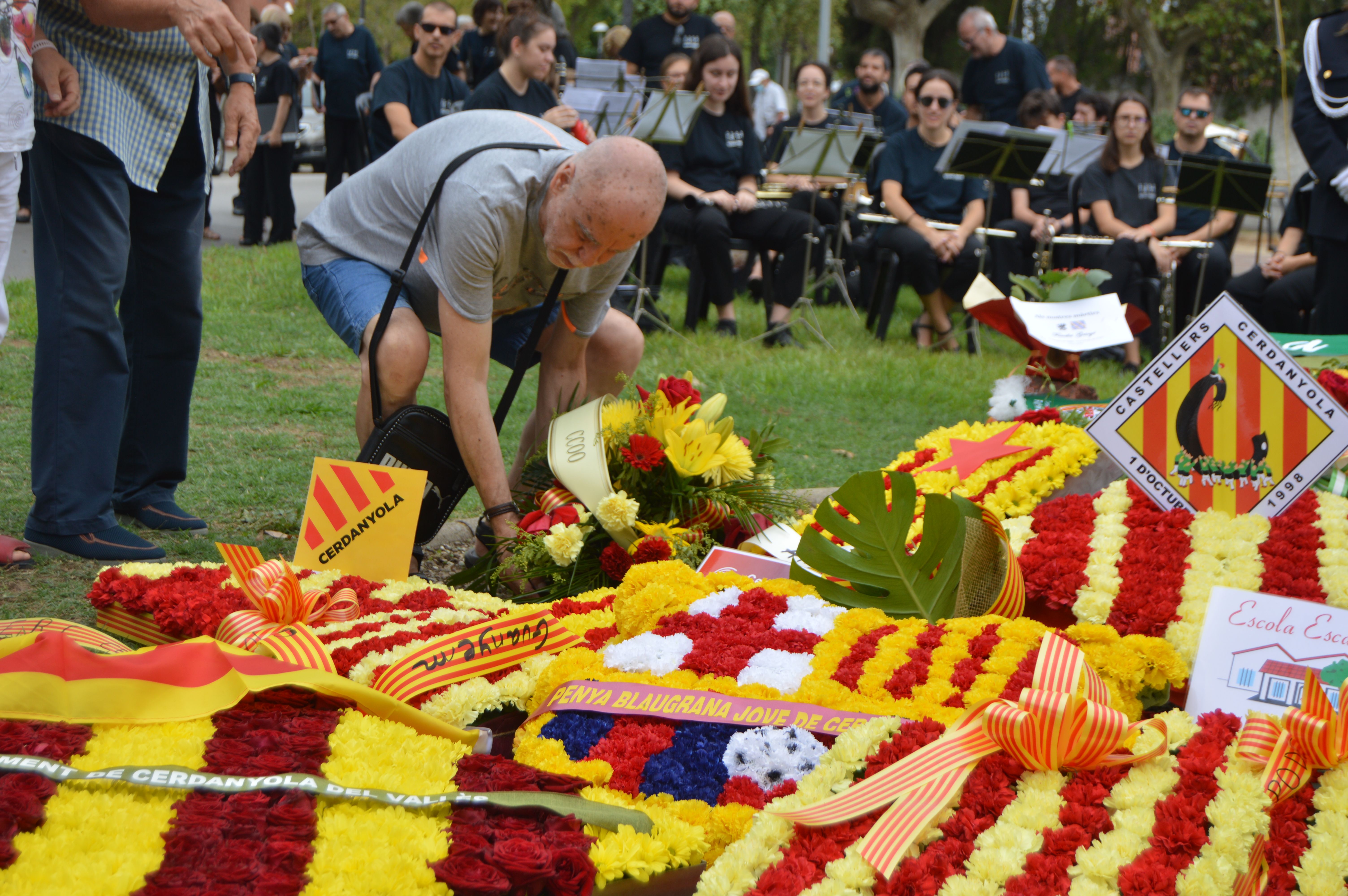 Ofrenda de Comissions Obreres en l'acte institucional de la Diada. FOTO: Nora MO