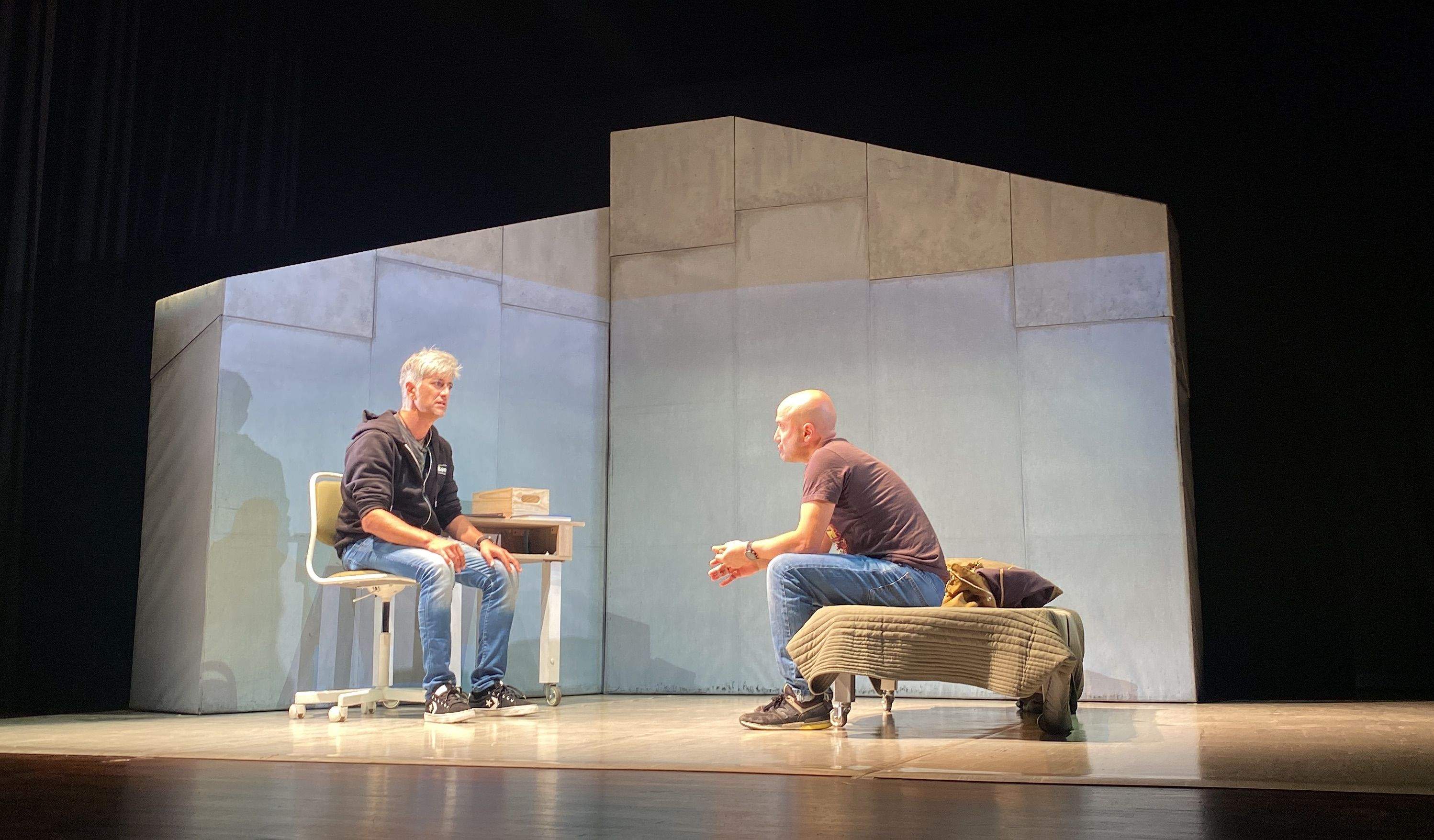 Pako Merino i Diego Lorca assagen l'obra Búho. FOTO: Mónica GM Pako Merino i Diego Lorca assagen l'obra Búho. FOTO: Mónica GM