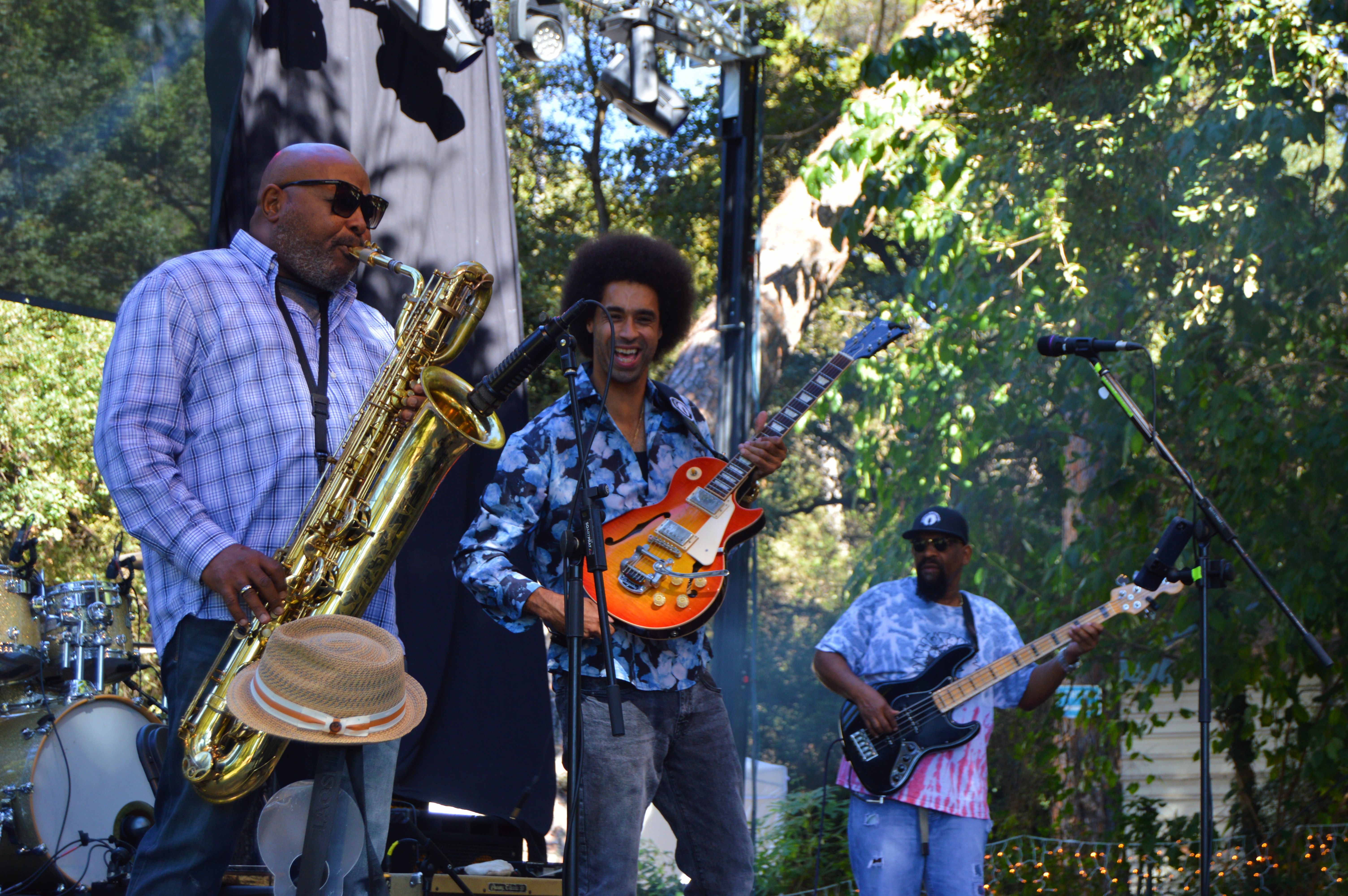 Concert de Selwyn Birchwood a l'escenari Bosc del Bosc Tancat, dissabte al matí al Festival de Blues. FOTO: Nora MO