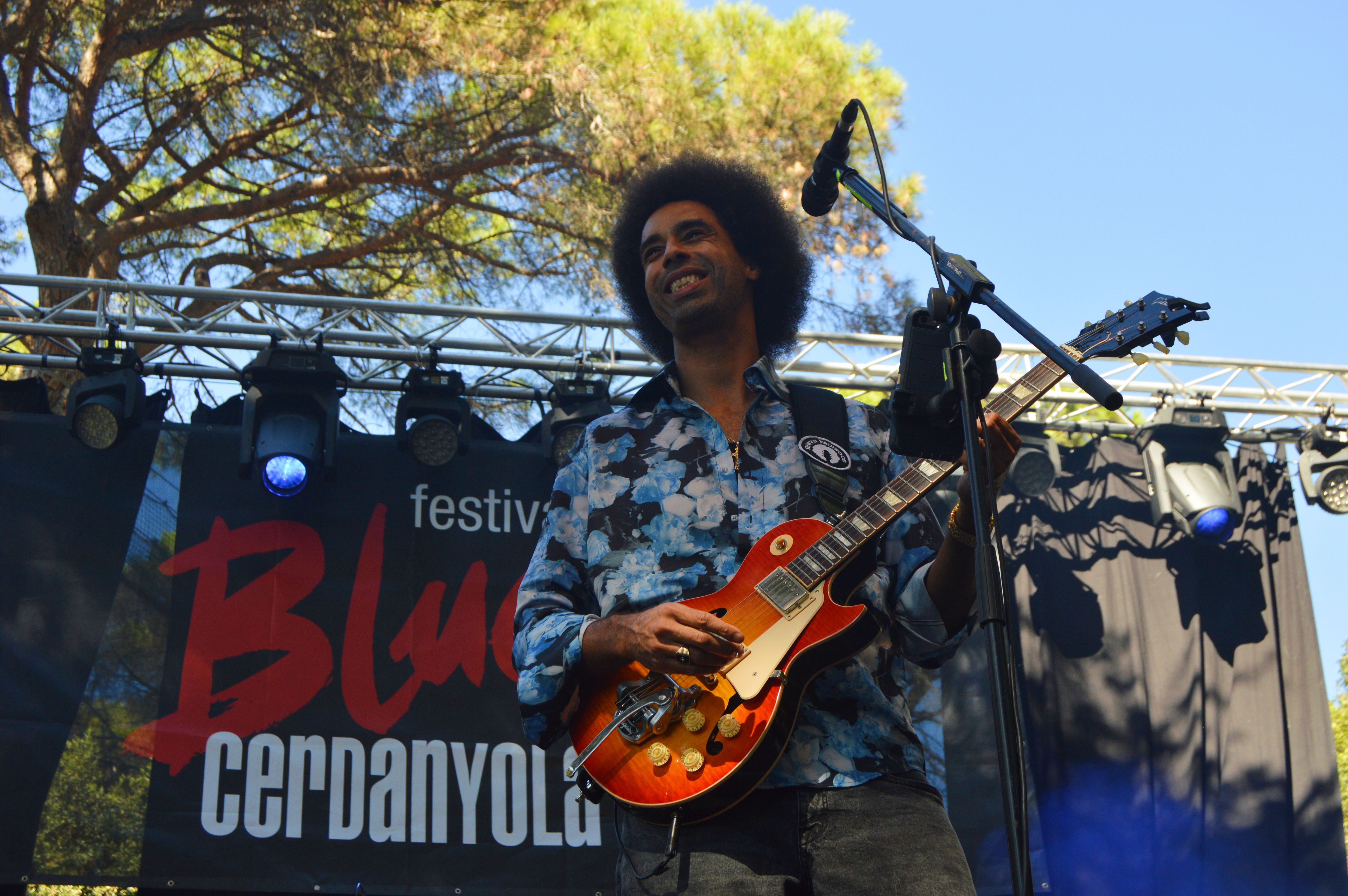 Concert de Selwyn Birchwood a l'escenari Bosc del Bosc Tancat, dissabte al matí al Festival de Blues. FOTO: Nora MO