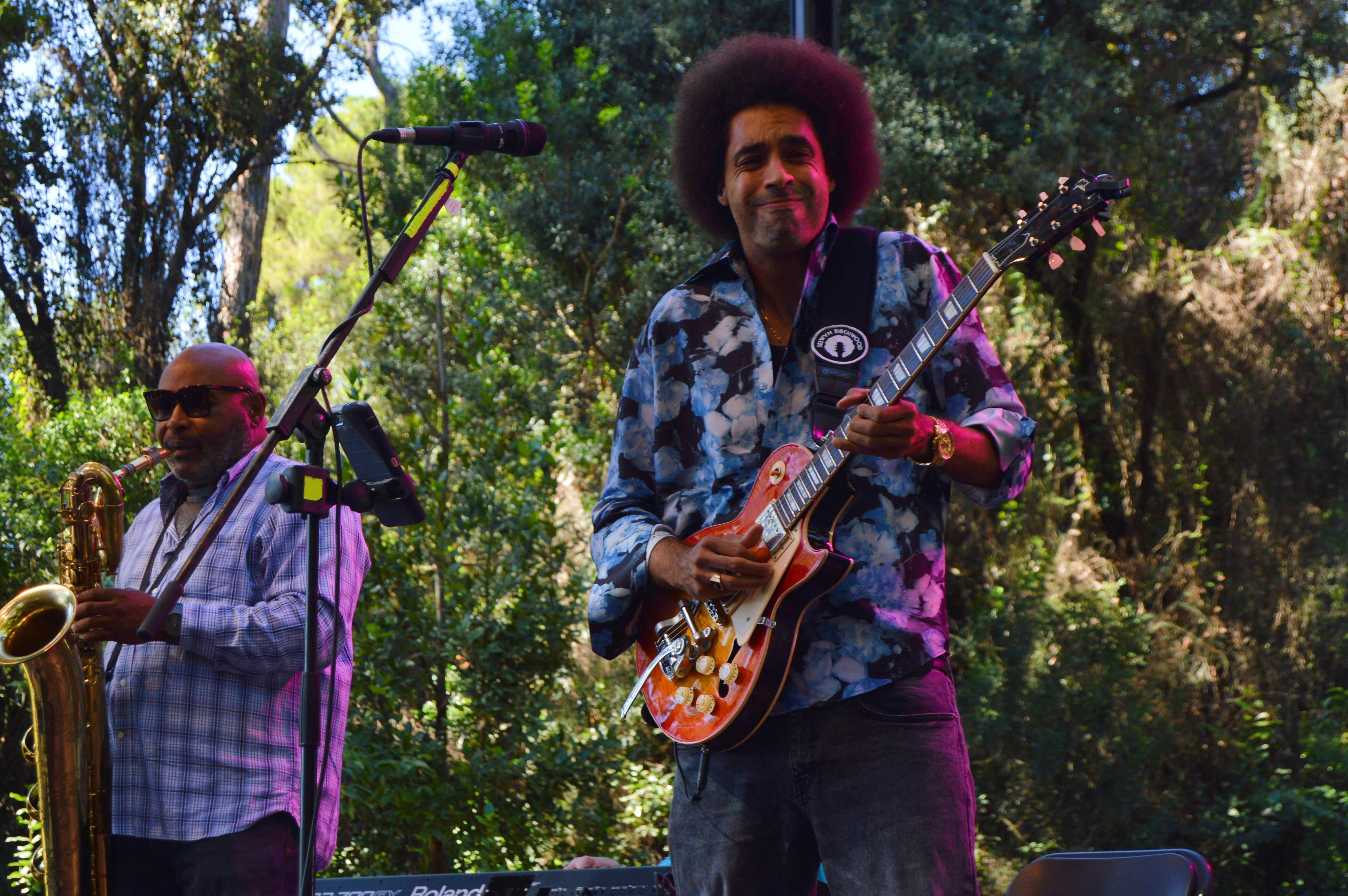 Concert de Selwyn Birchwood a l'escenari Bosc del Bosc Tancat, dissabte al matí al Festival de Blues. FOTO: Nora MO