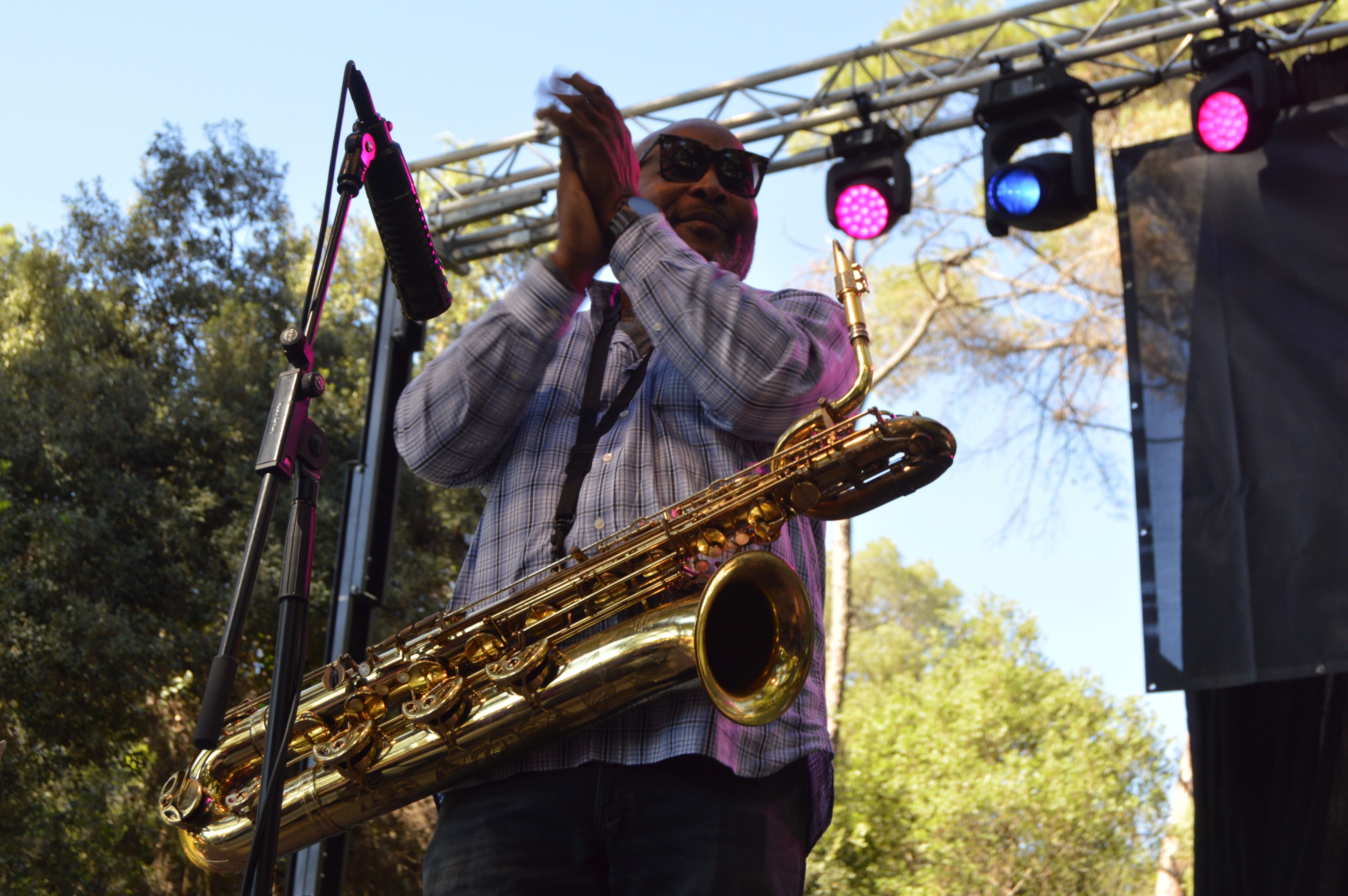 Concert de Selwyn Birchwood a l'escenari Bosc del Bosc Tancat, dissabte al matí al Festival de Blues. FOTO: Nora MO