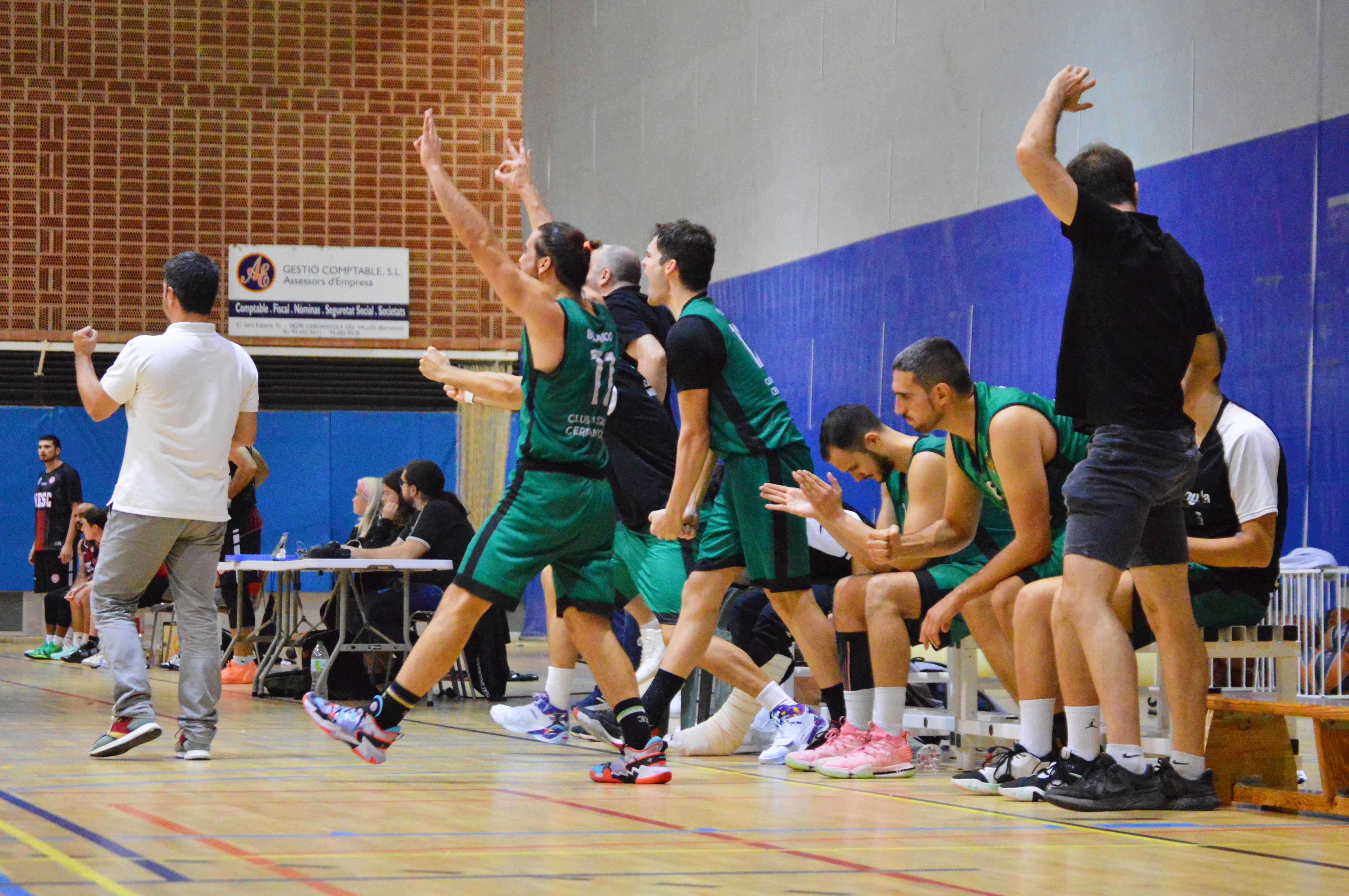 El CB Cerdanyola davant del Sant Cugat en un partit de Copa Catalunya. FOTO: Nora MO El CB Cerdanyola davant del Sant Cugat en un partit de Copa Catalunya. FOTO: Nora MO