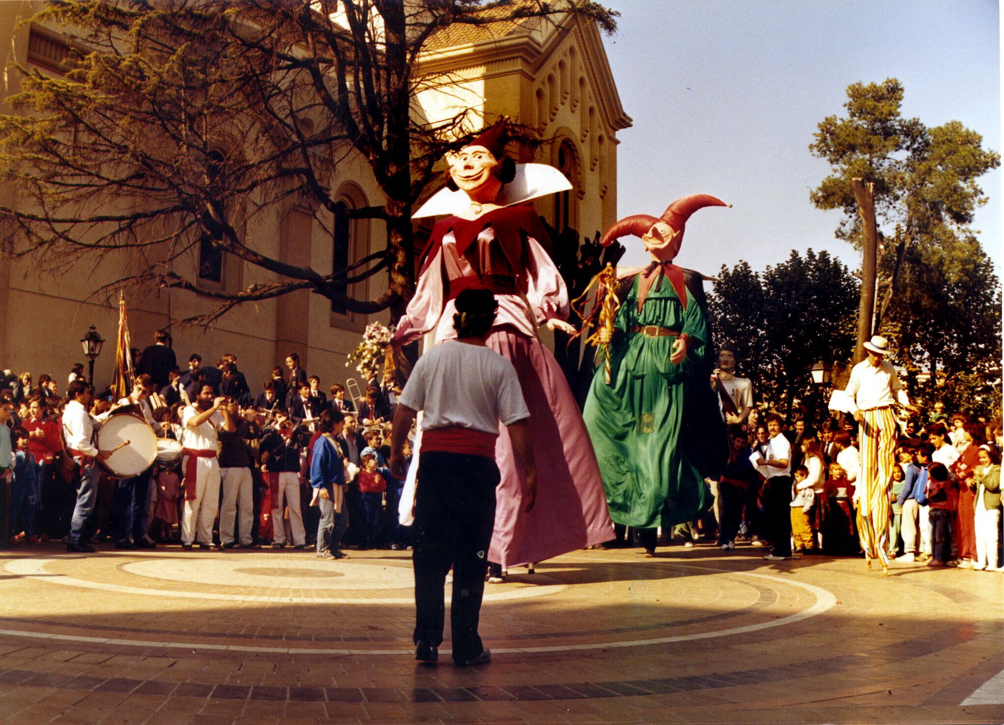 La cercavila de Sant Martí a finals dels anys 80. FOTO: Pepe Urbano