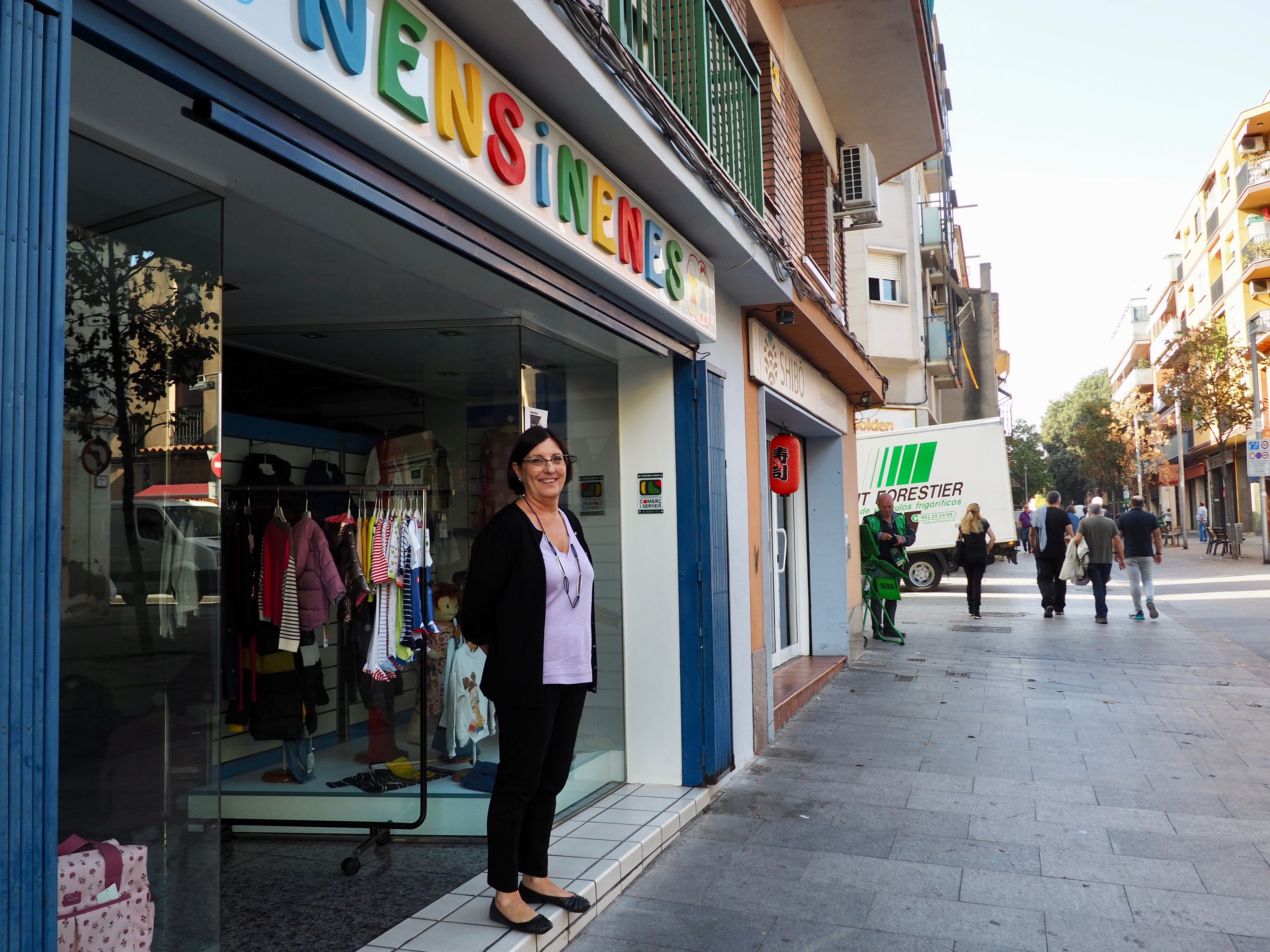 La botiga Nens i Nenes s'ha adherit a la protesta per la pujada del preu de la llum. FOTO: Mónica GM