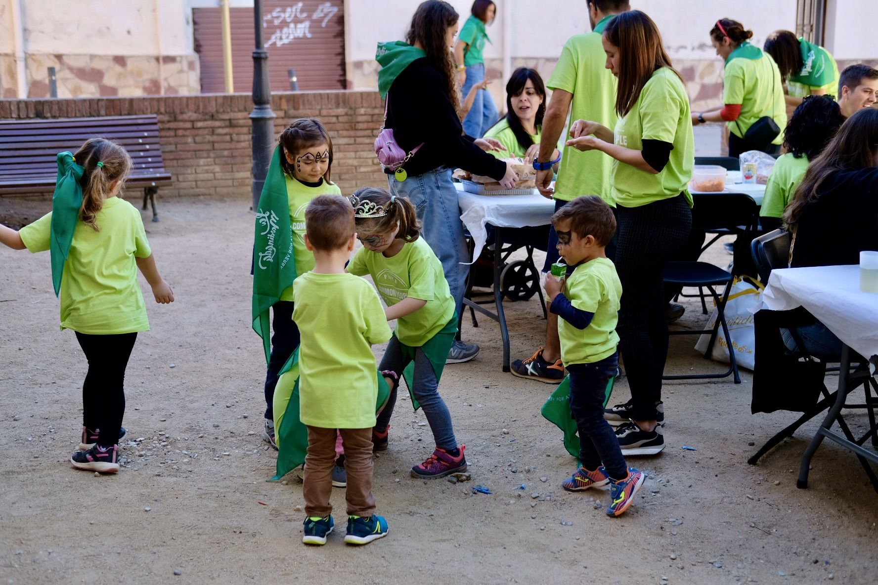 1a edició del Dinar Popular de Penyes en la Festa Major de Sant Martí 2022. FOTO: Ale Gómez