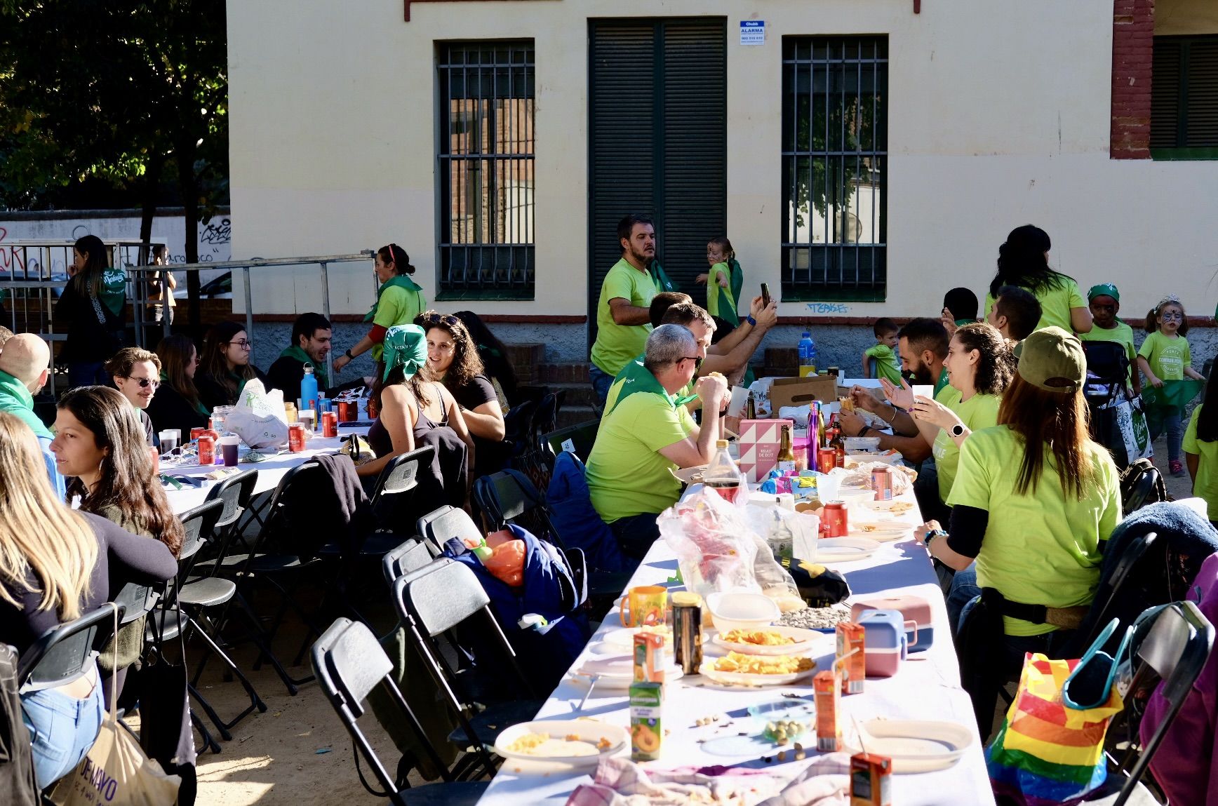 1a edició del Dinar Popular de Penyes en la Festa Major de Sant Martí 2022. FOTO: Ale Gómez