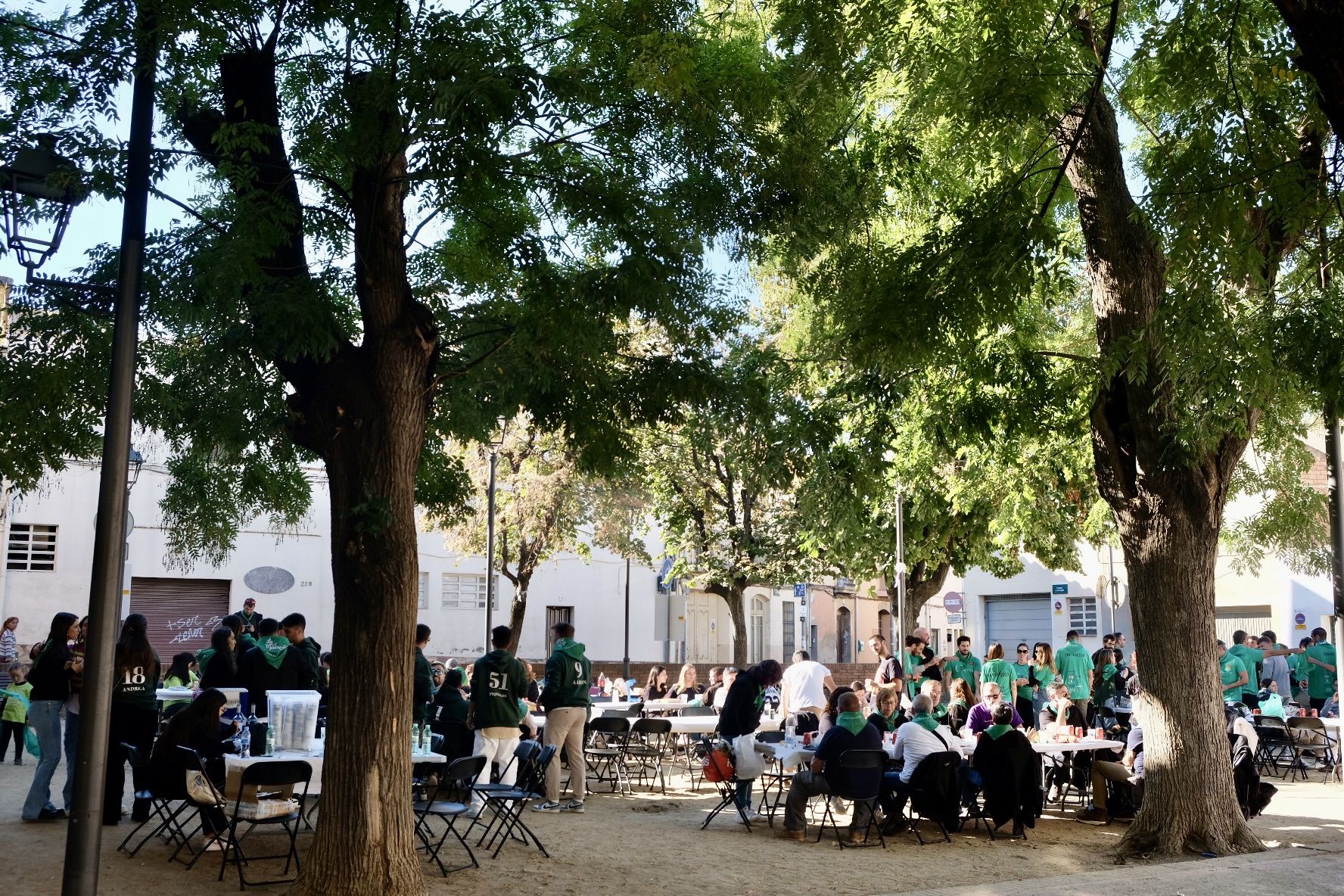 1a edició del Dinar Popular de Penyes en la Festa Major de Sant Martí 2022. FOTO: Ale Gómez