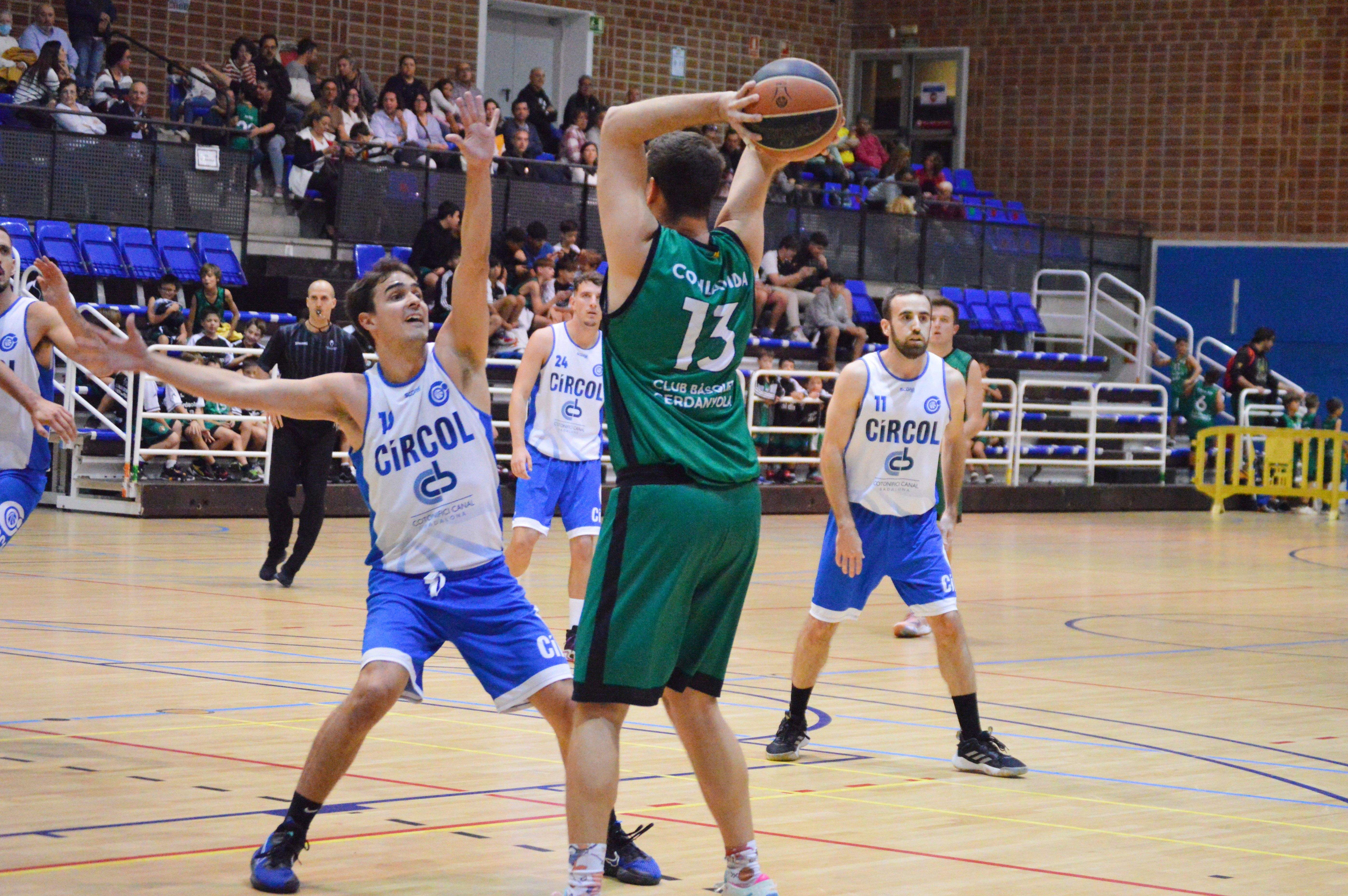 El primer equip del CB Cerdanyola en un partit de Copa Catalunya. FOTO: Nora MO