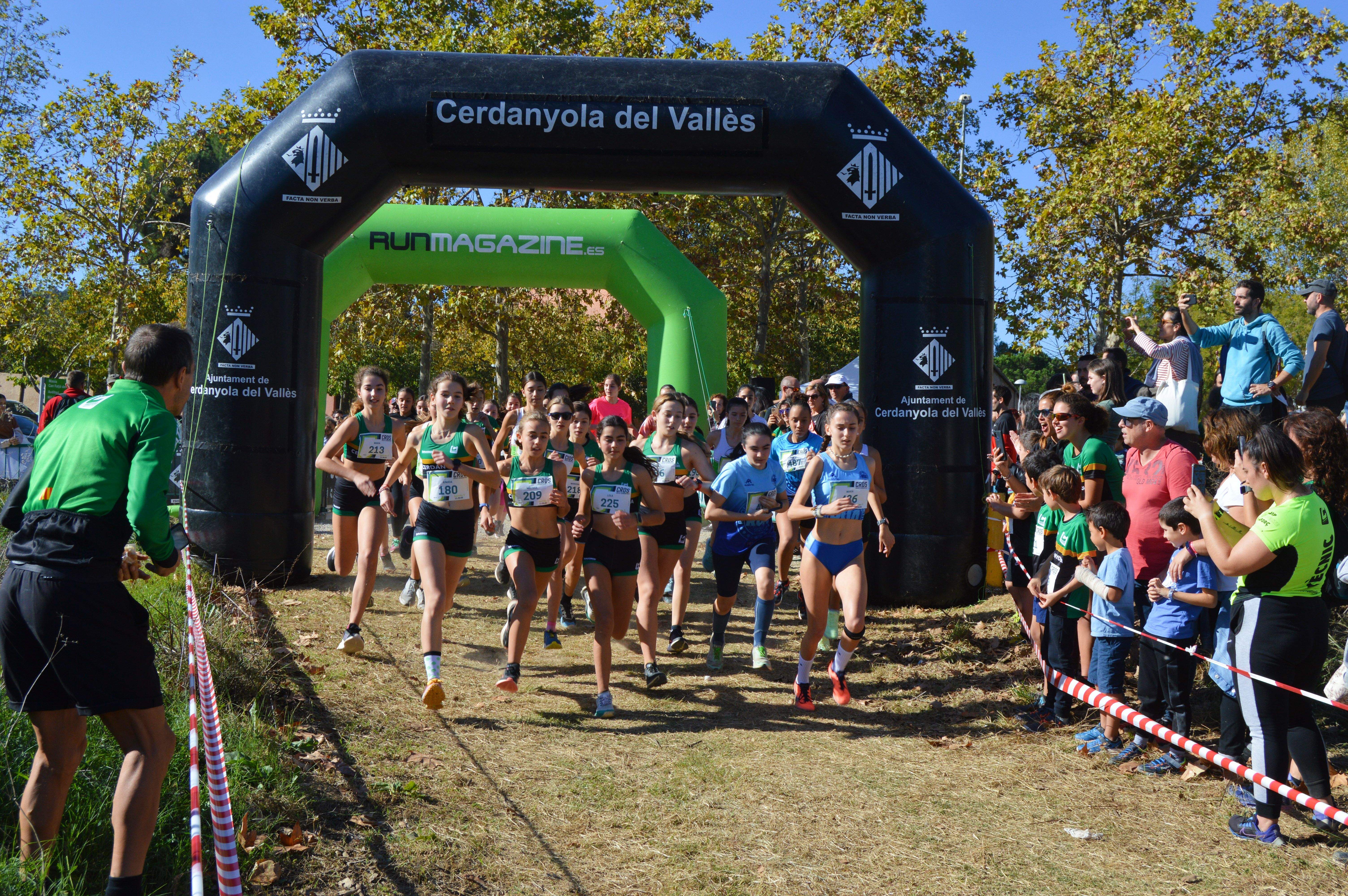 Sortida de la categoria Sub 16 femenina al Cros Ciutat Cerdanyola. FOTO: Nora MO