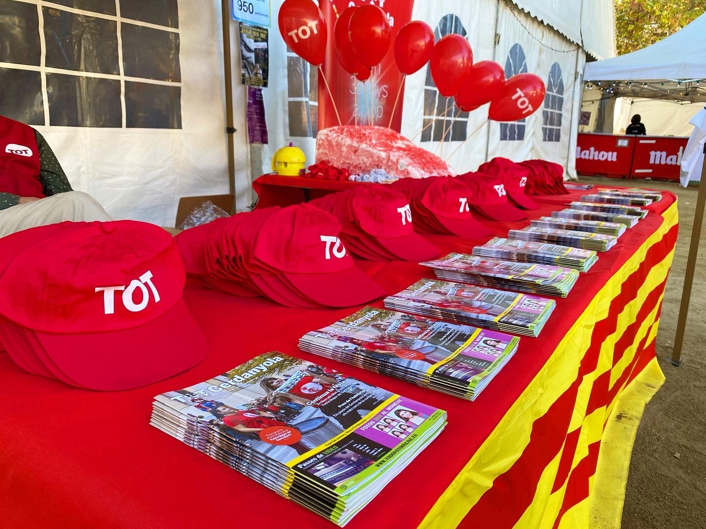 Estand del TOT a la plaça Sant Ramon. FOTO: Mónica GM