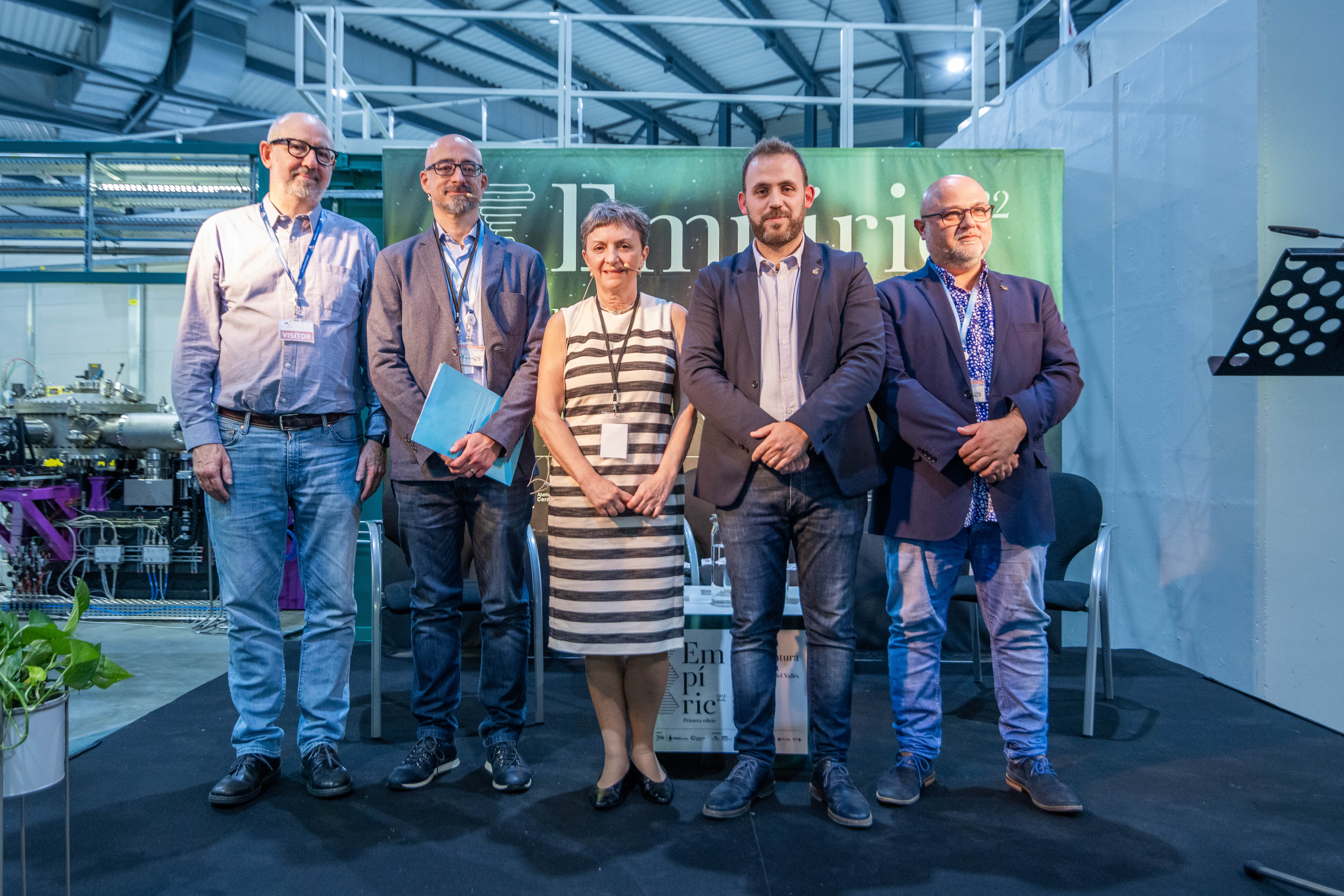 Joan Gómez, Salvador Macip, Caterina Biscari, Carlos Cordón i Óscar Pons al Sincrotró ALBA. FOTO: Núria Puentes (Ajuntament de Cerdanyola)