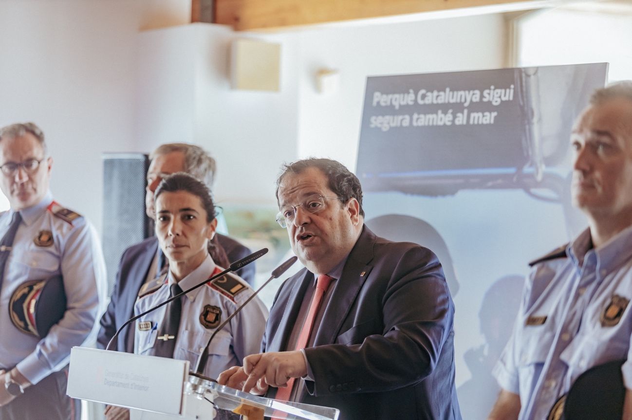 DEP. INTERIOR/El conseller Elena destaca les més de 2.500 hores de patrullatge que la unitat marítima dels Mossos d’Esquadra ha fet aquest estiu.