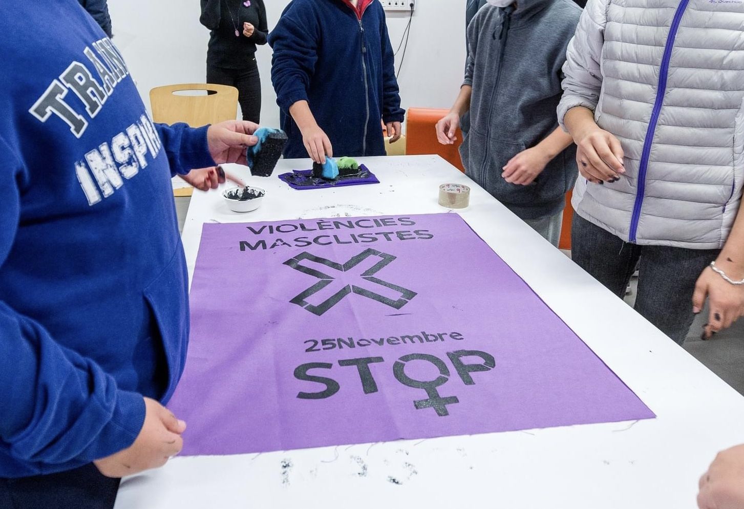 Una activitat del Dia Internacional contra les Violències Masclistes de 2021. FOTO: Núria Puentes (Ajuntament de Cerdanyola)