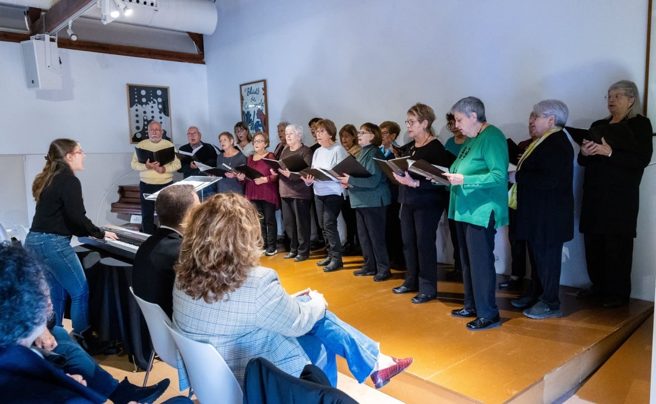 La Coral Collserola en l'acte d'homenatge als voluntaris de Menjador Social. FOTO. Núria Puentes (Ajuntament de Cerdanyola)