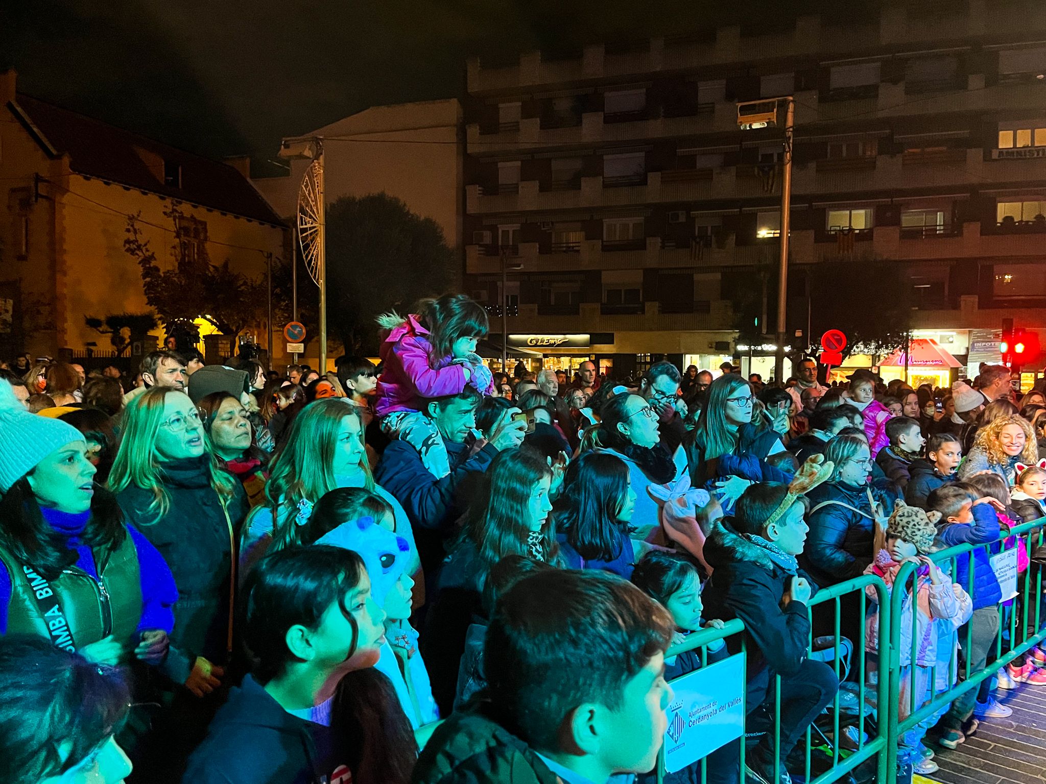 Encesa de llums de Nadal a Cerdanyola (1 de desembre de 2022). FOTO: Ale Gómez