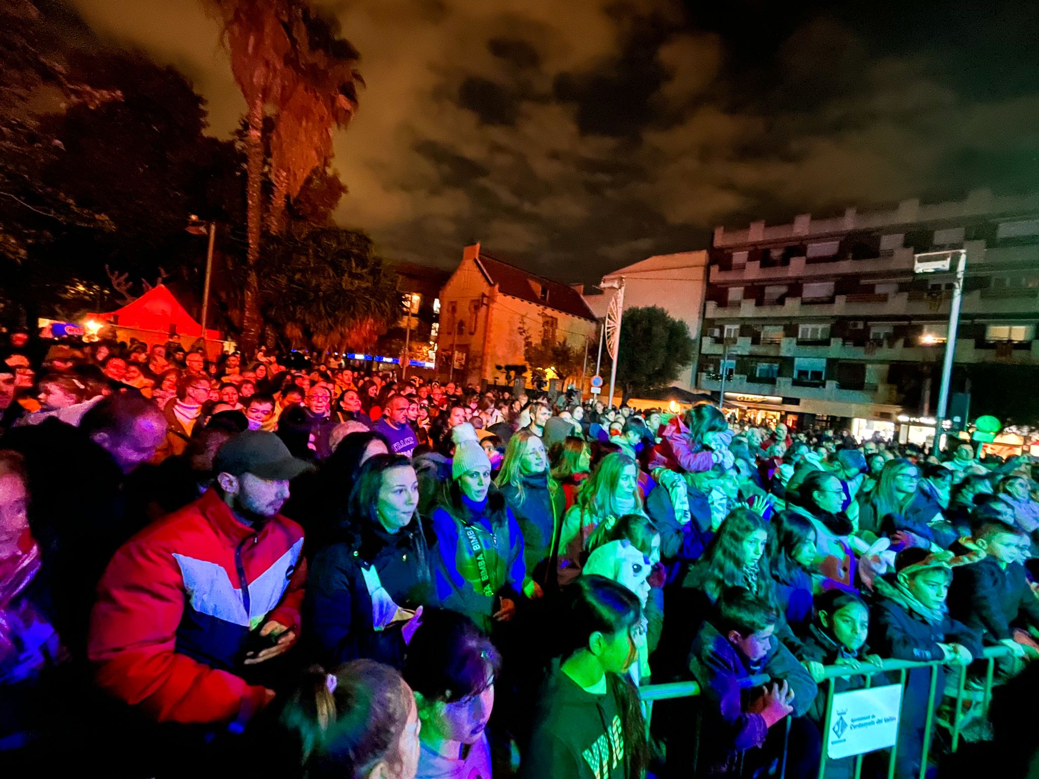 Encesa de llums de Nadal a Cerdanyola (1 de desembre de 2022). FOTO: Ale Gómez