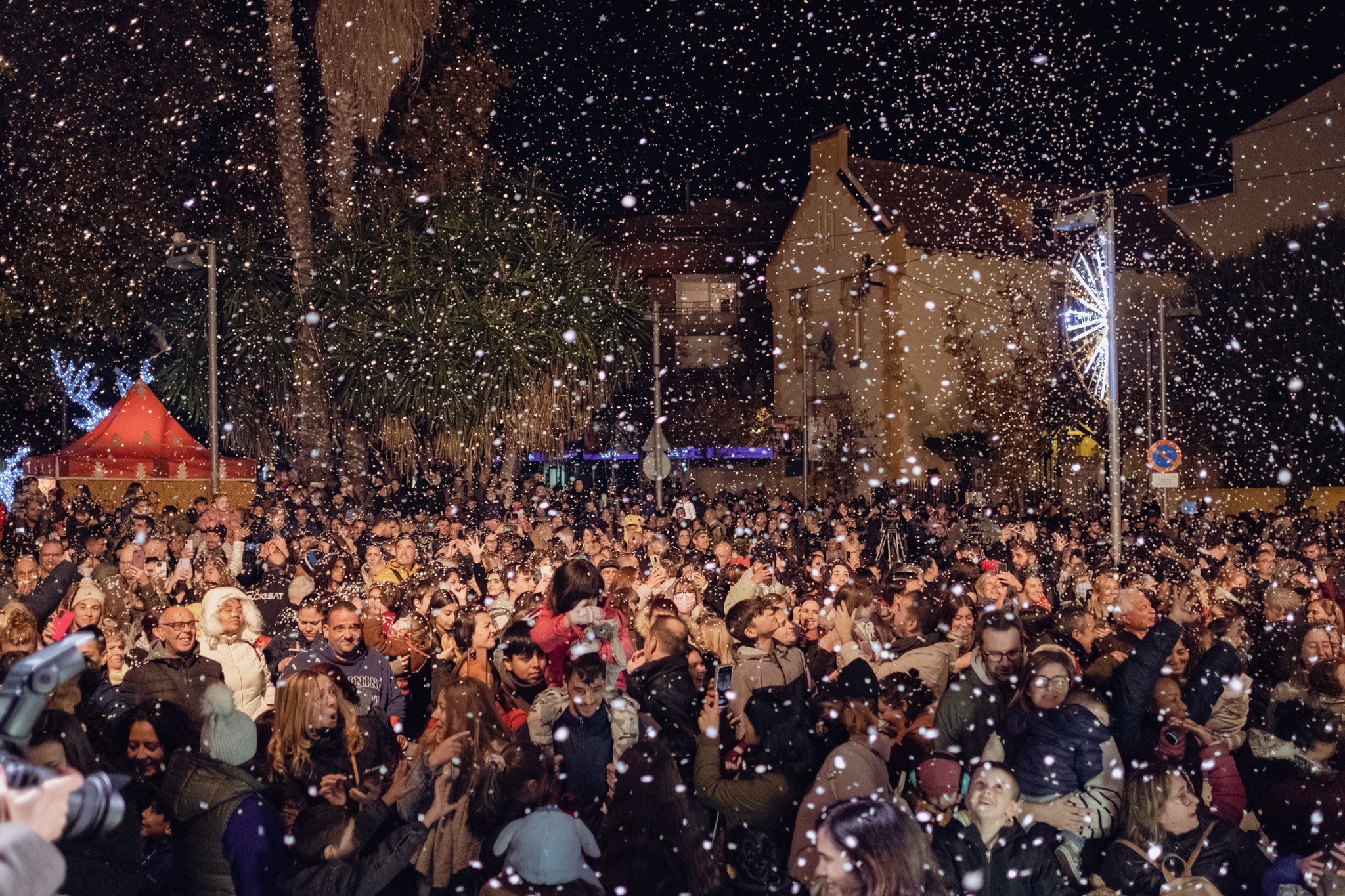 Encesa de llums de Nadal a Cerdanyola (1 de desembre de 2022). FOTO: Ale Gómez