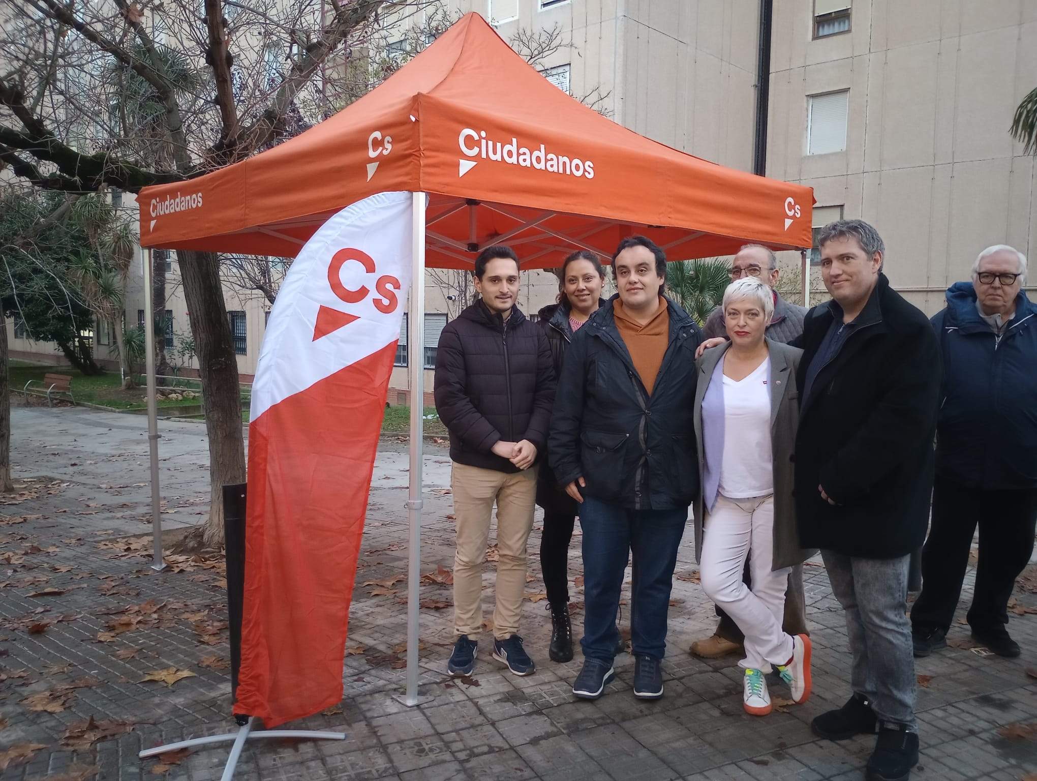 Presentació de Pau Ortolà (al centre de) com a candidat de Ciutadans. Foto: Enric Garcia Torrell