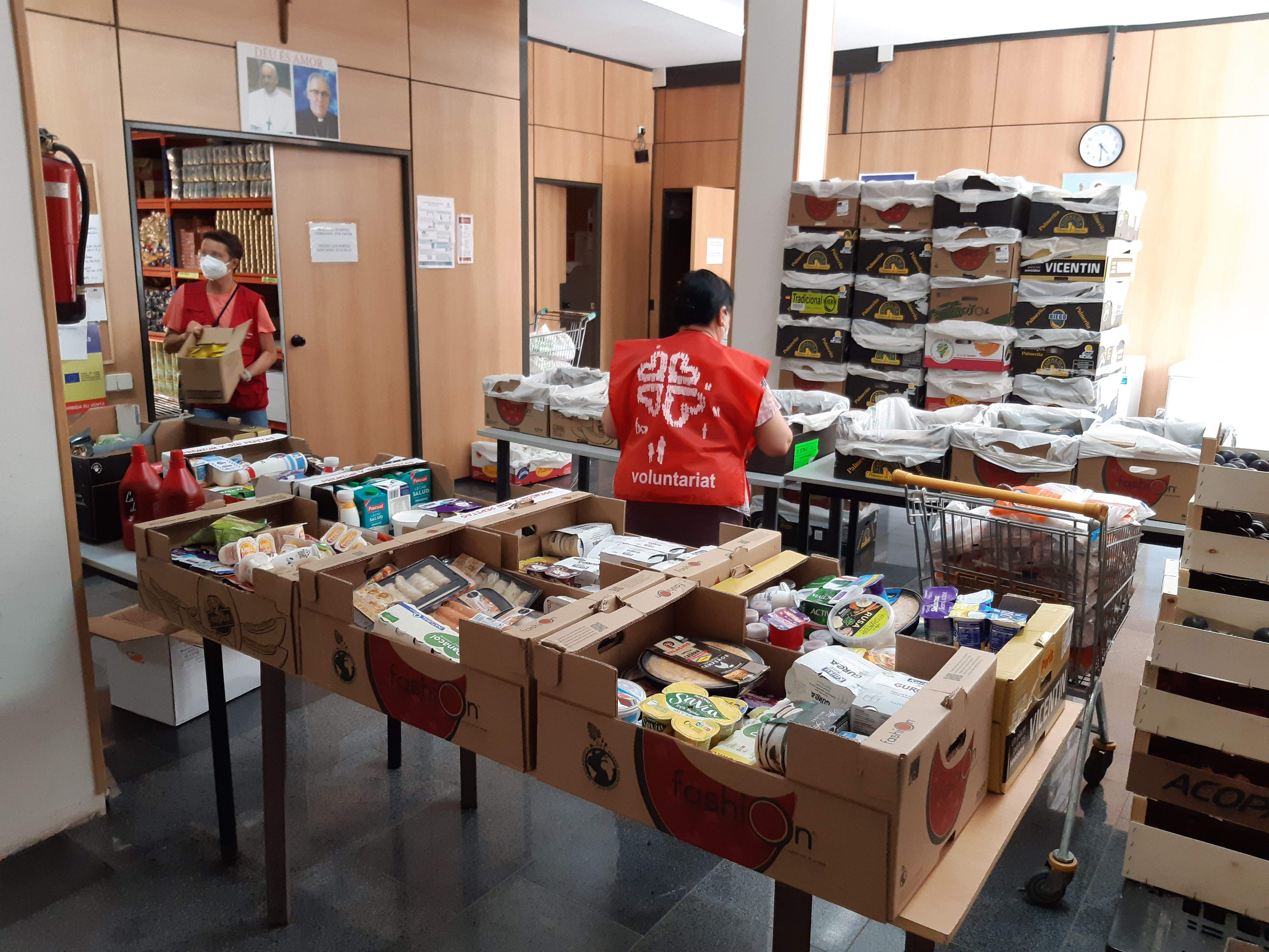 Rebost Solidari de Cáritas Sant Martí. FOTO: Cedida