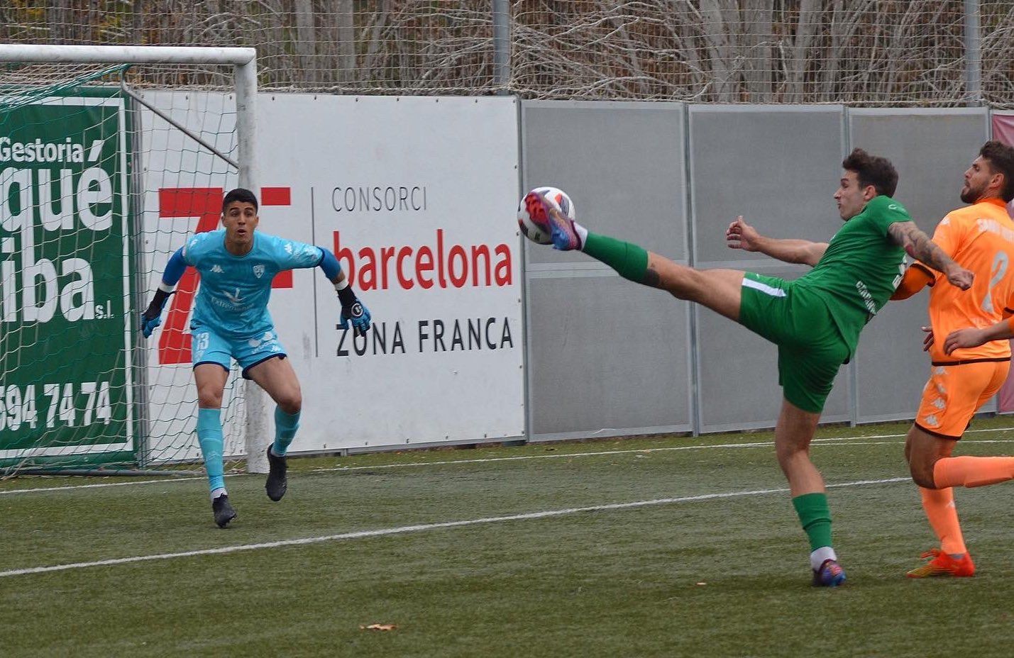Imatge del partit del Cerdanyola Futbol Club a Fontetes contra el CF Villanovense. FOTO: Cerdanyola FC