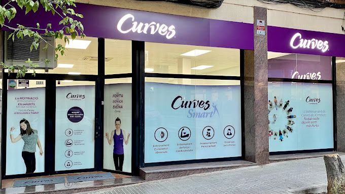 Façana del gimnàs 'Curves' a Cerdanyola. FOTO: Cedida