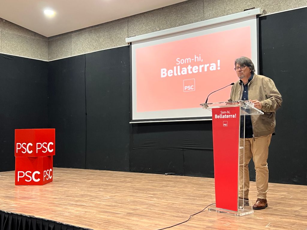 Àngel Vázquez durant el seu discurs de presentació com a candidat del PSC a Bellaterra. FOOT: Laia TR