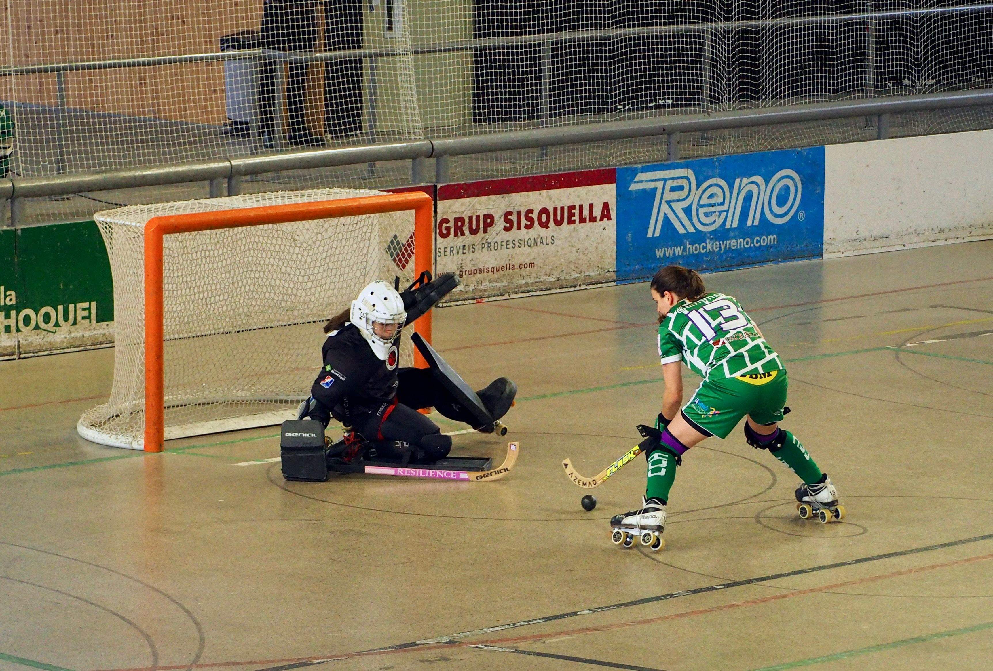 Imatge d'un partit entre el Cerdanyola CH i el PHC Sant Cugat. FOTO: Mónica GM