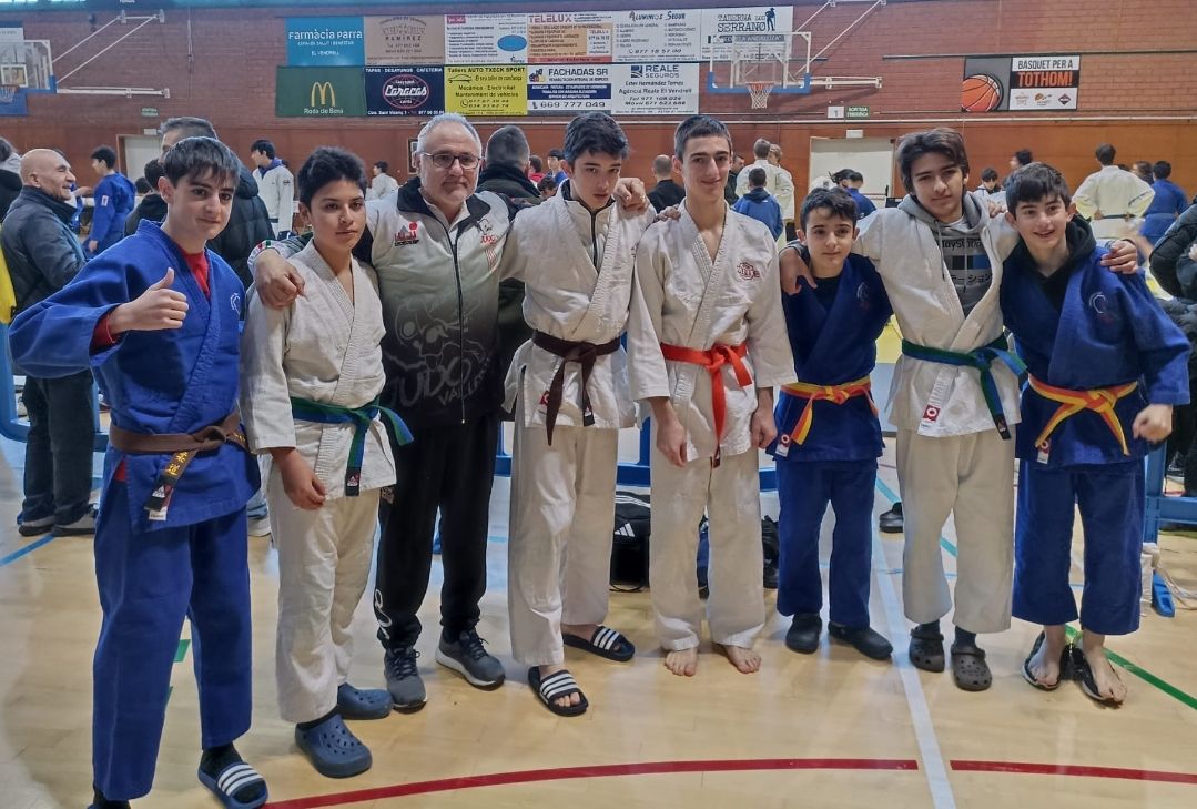 Esportistes del Cerdanyola Judo Club Vallès al Campionat de Catalunya Infantil. FOTO: Cedida