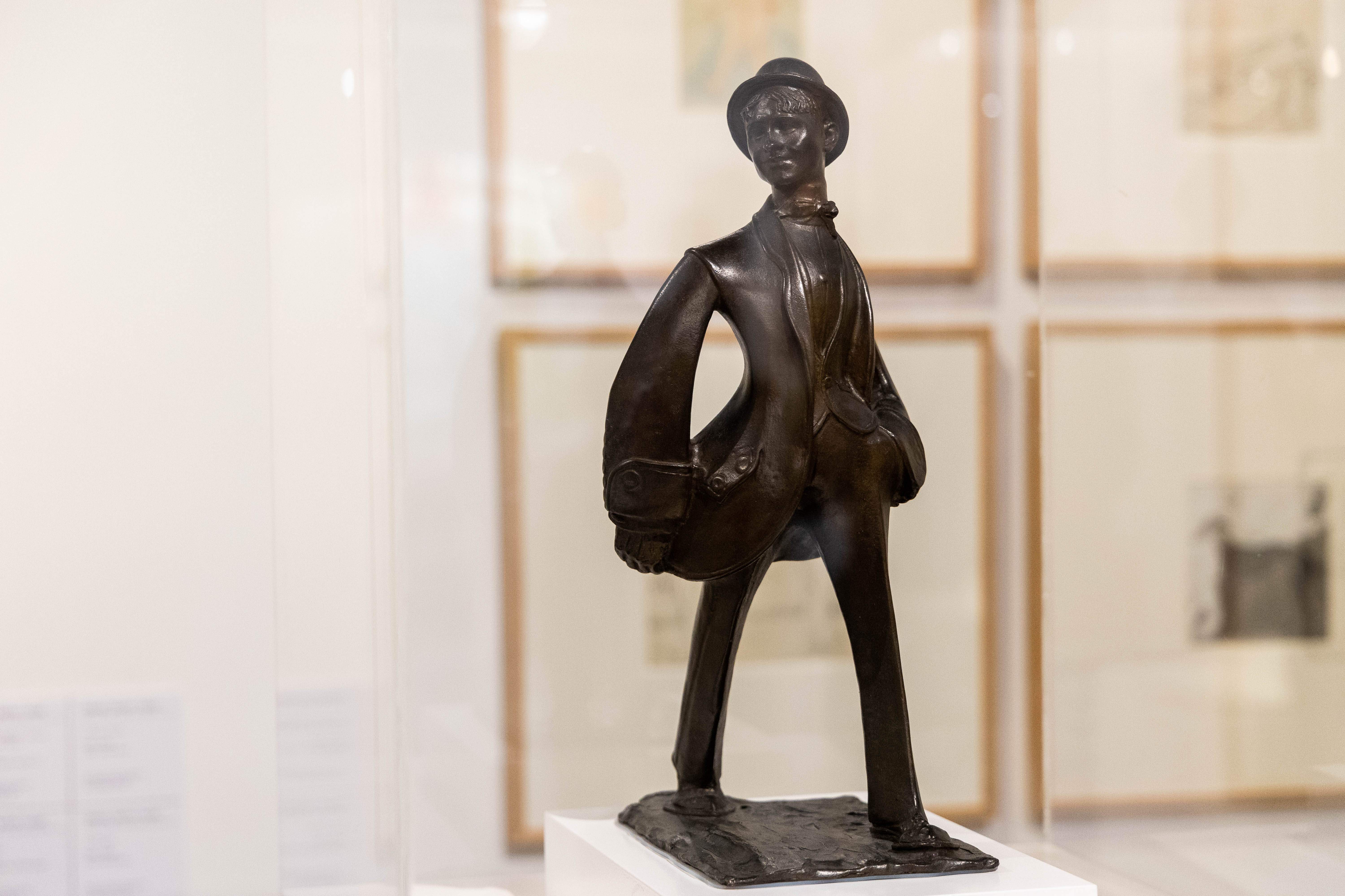 Una de les escultures d'Ismael Smith cedides pel MNAC. FOTO: Núria Puentes (Ajuntament de Cerdanyola)