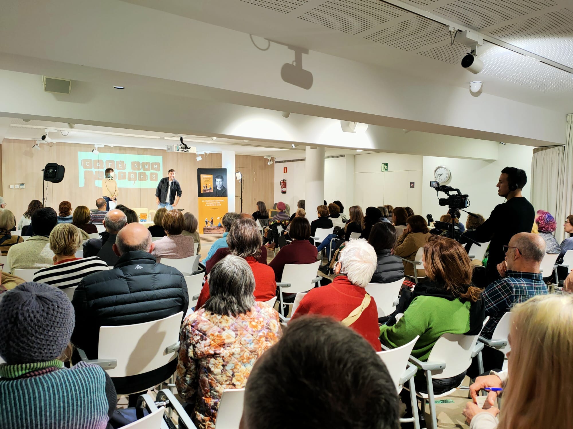 Sessió de febrer del Cafè amb lletres. FOTO: Servei Local de Català