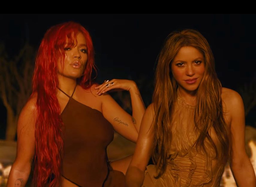 Frame del vídeo TQG de Shakira i Karol G.